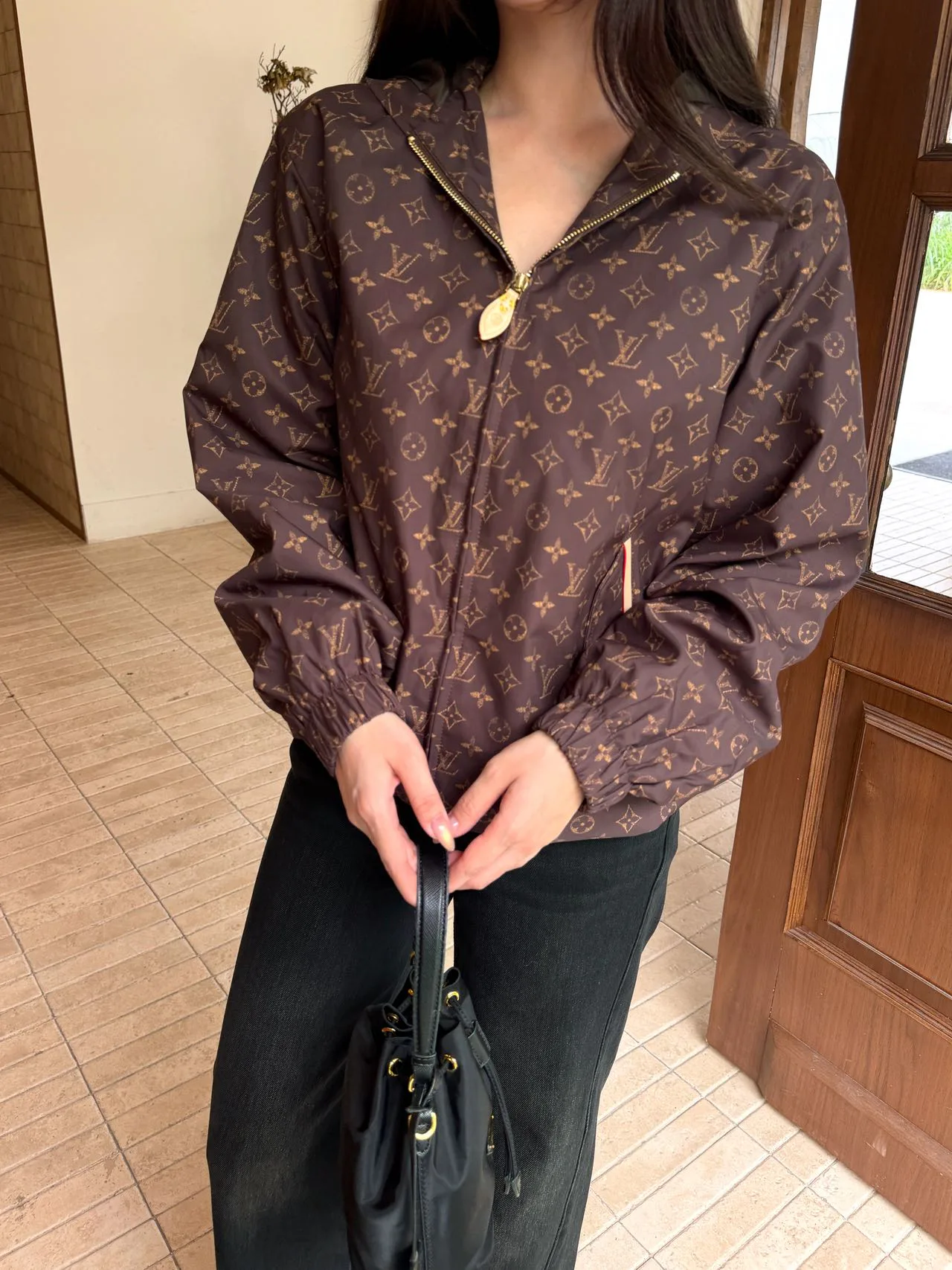 Куртки И Пуховики Женские Louis Vuitton 18348321