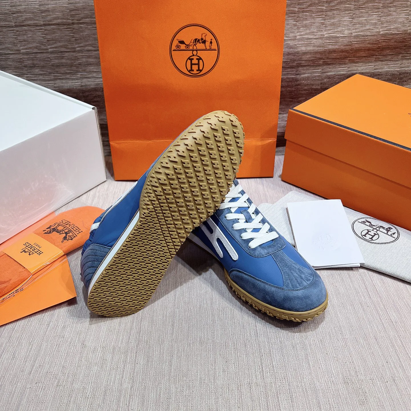 Кроссовки Женские Hermes 17749544