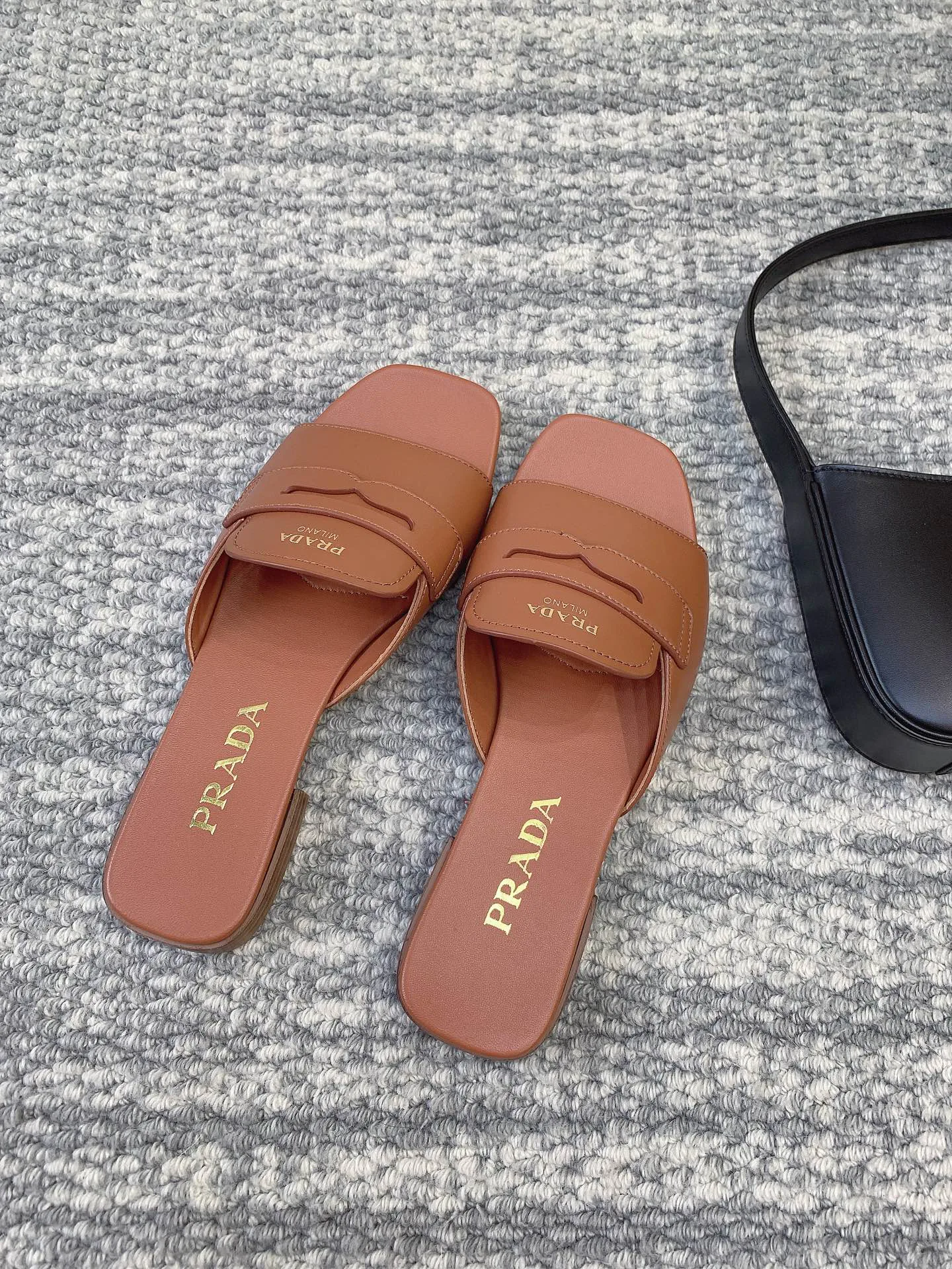 Босоножки Женские Prada 13229050