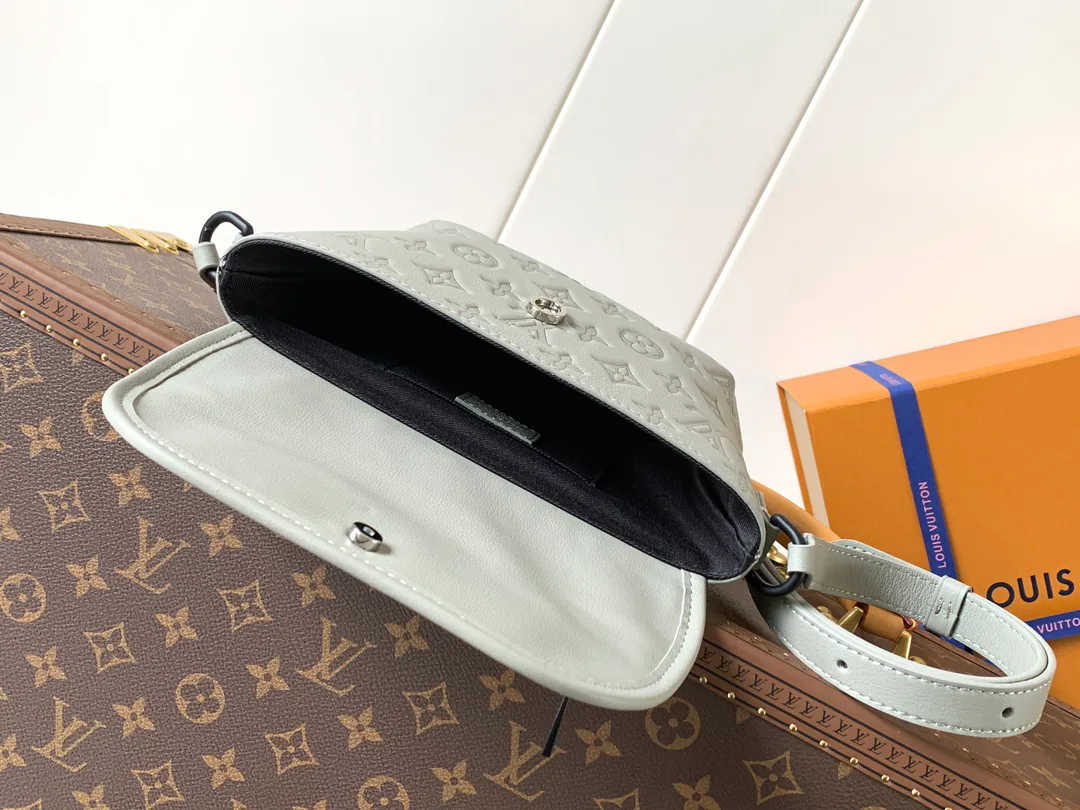 Сумки На Ремне Женские Louis Vuitton 13435236