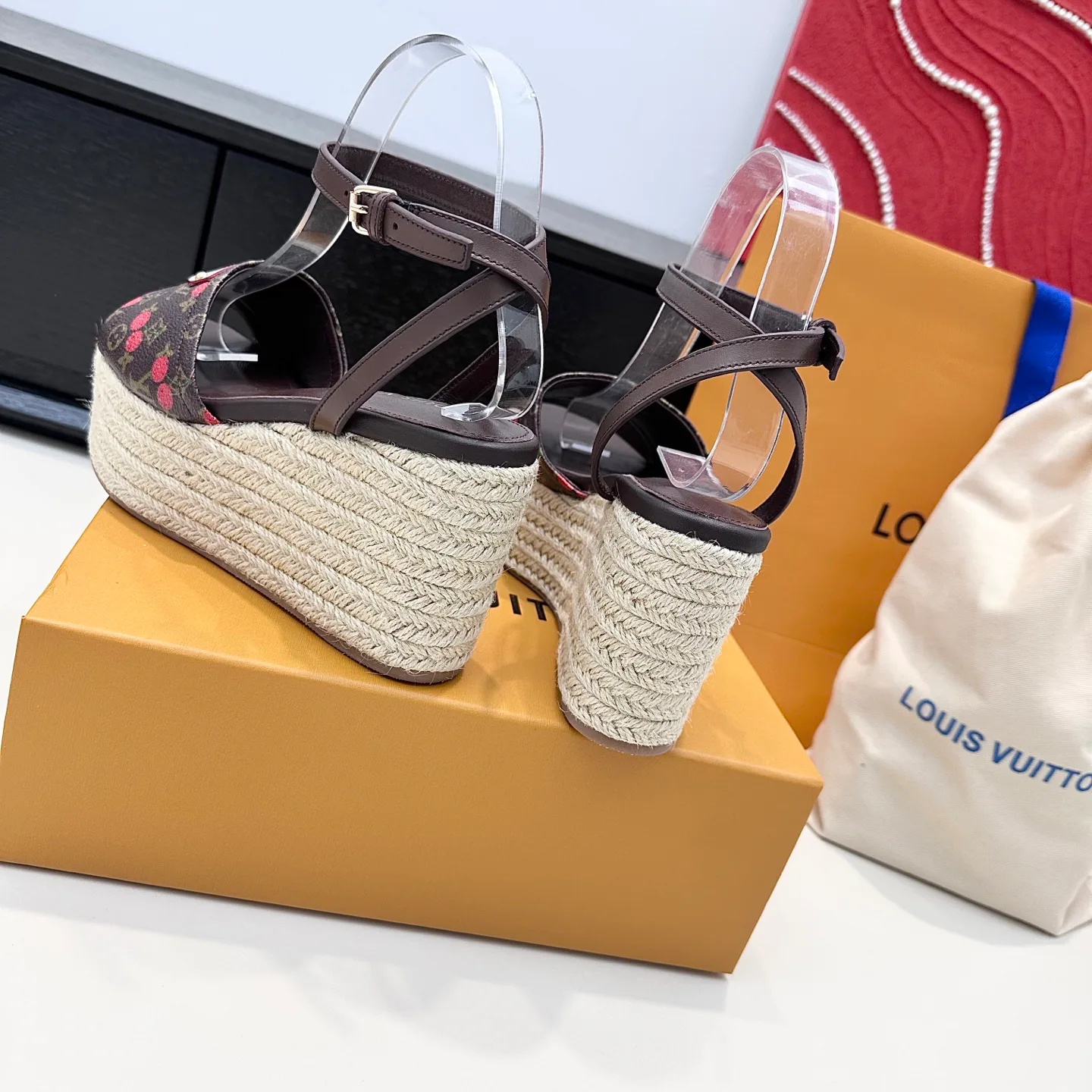 Сандалии Женские Louis Vuitton 11566068