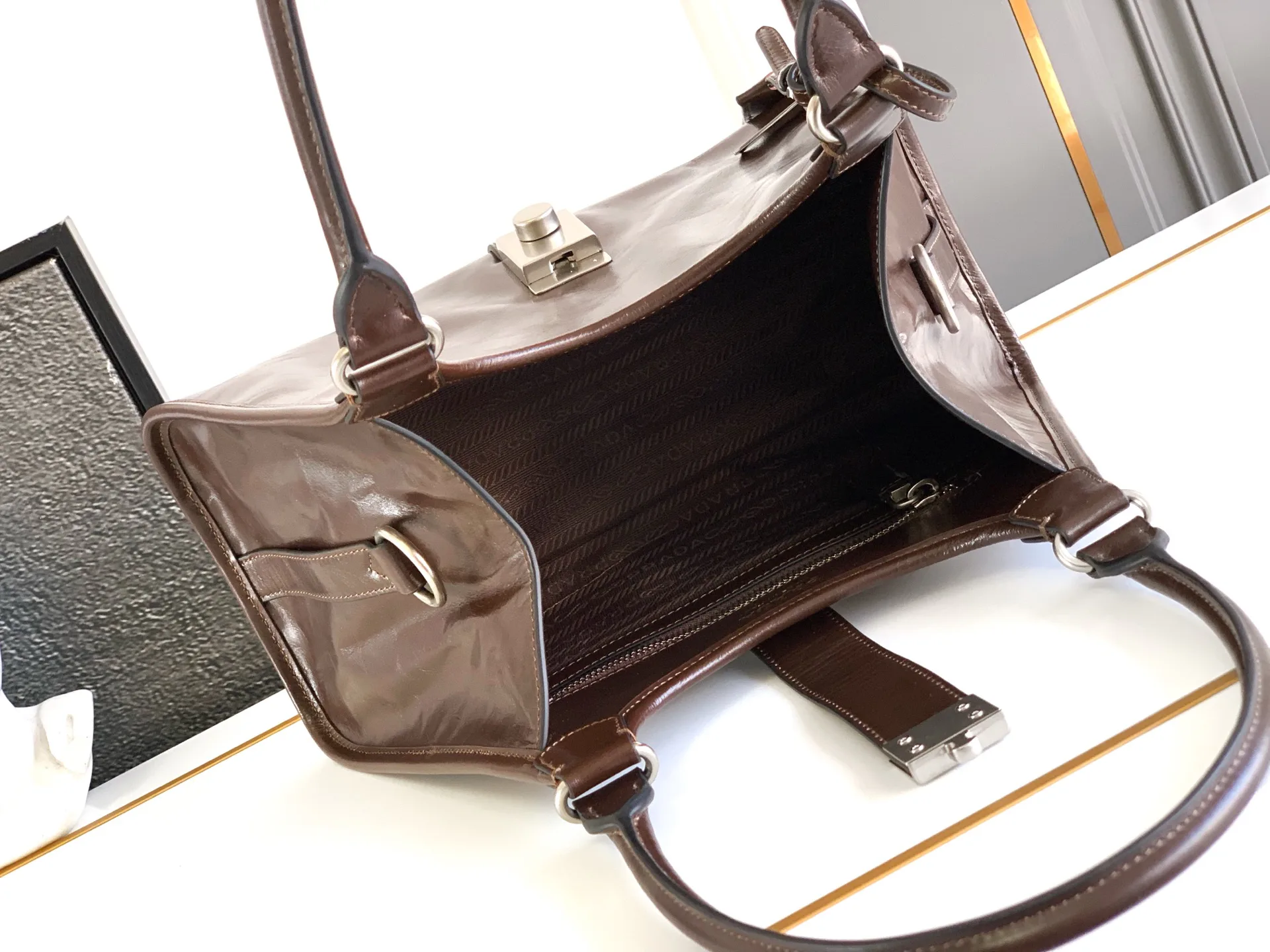 Классические Сумки Женские Prada 8354