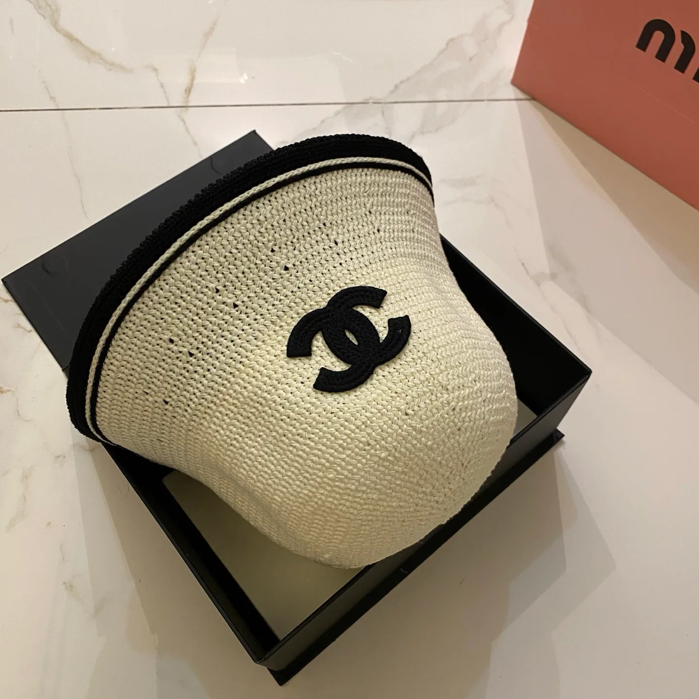 Головные Уборы Chanel 17498309