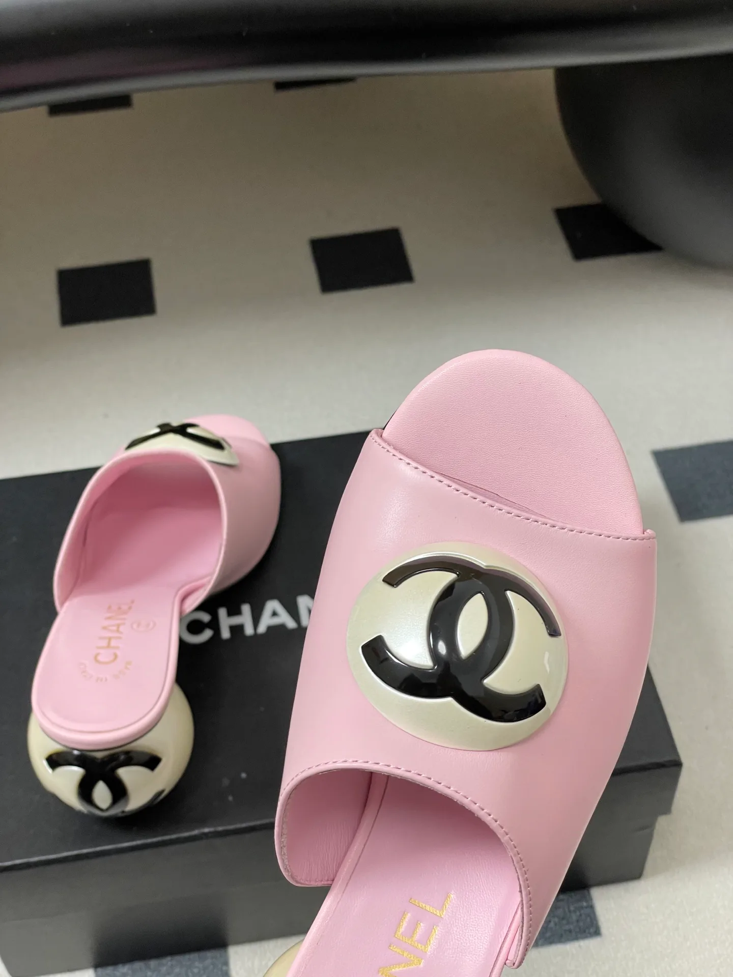 Босоножки Женские Chanel 10993919