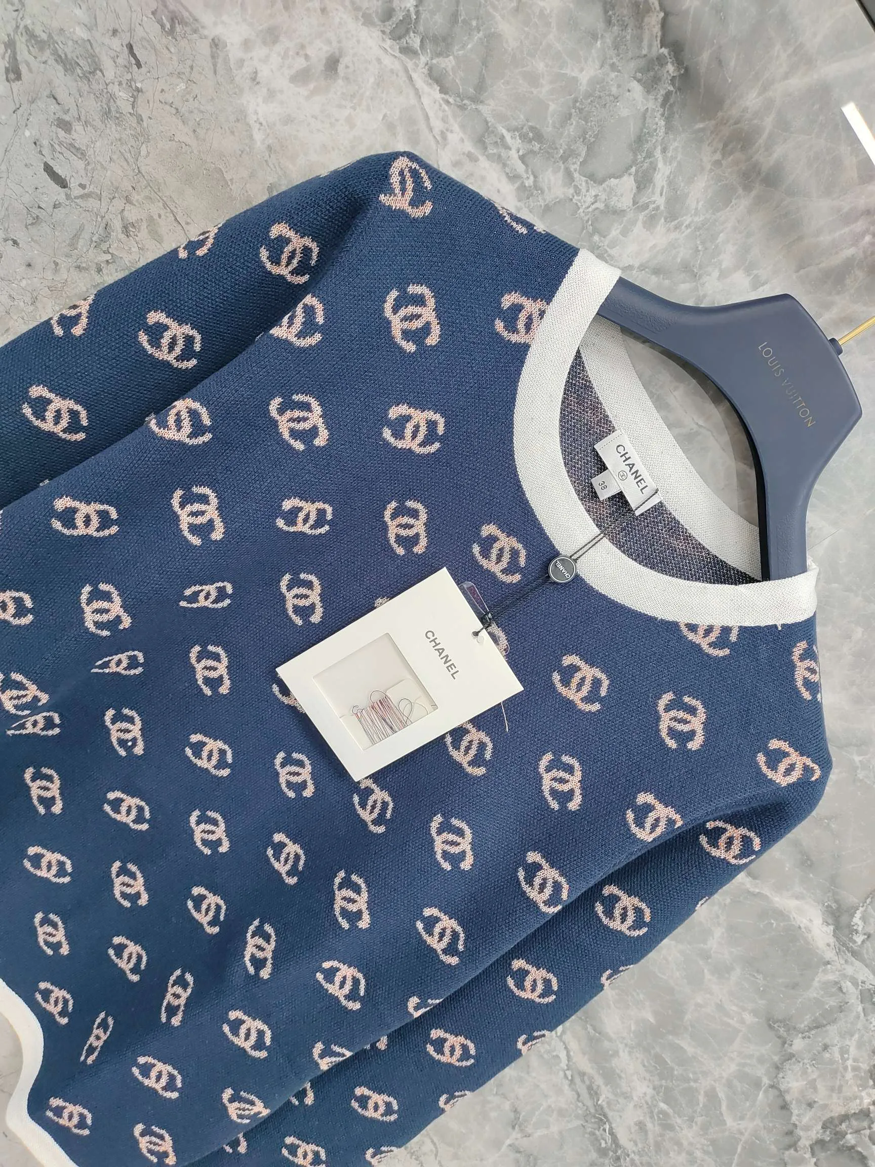 Джемперы И Свитеры Женские Chanel 17954429