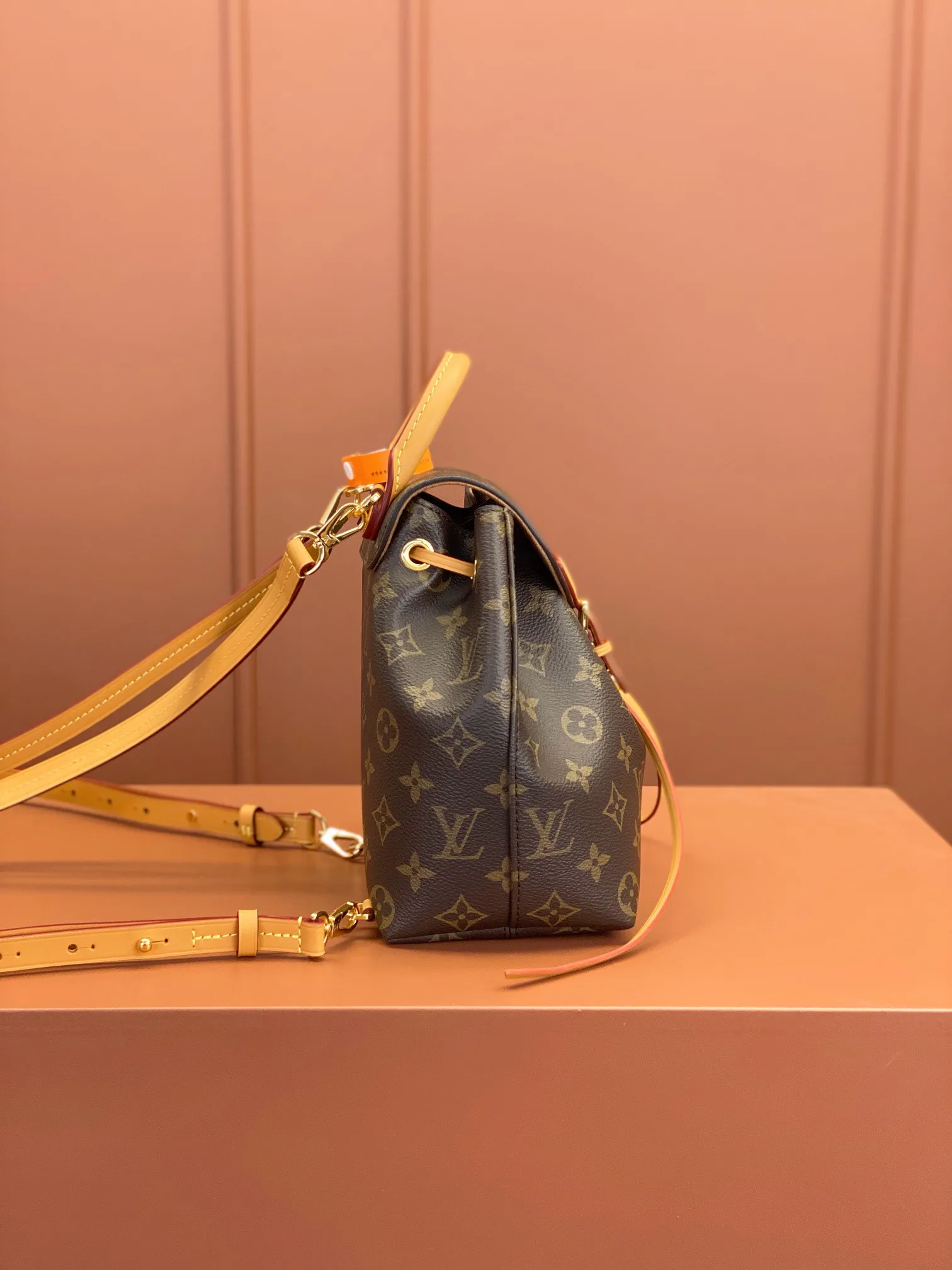 Рюкзаки Женские Louis Vuitton 18260499