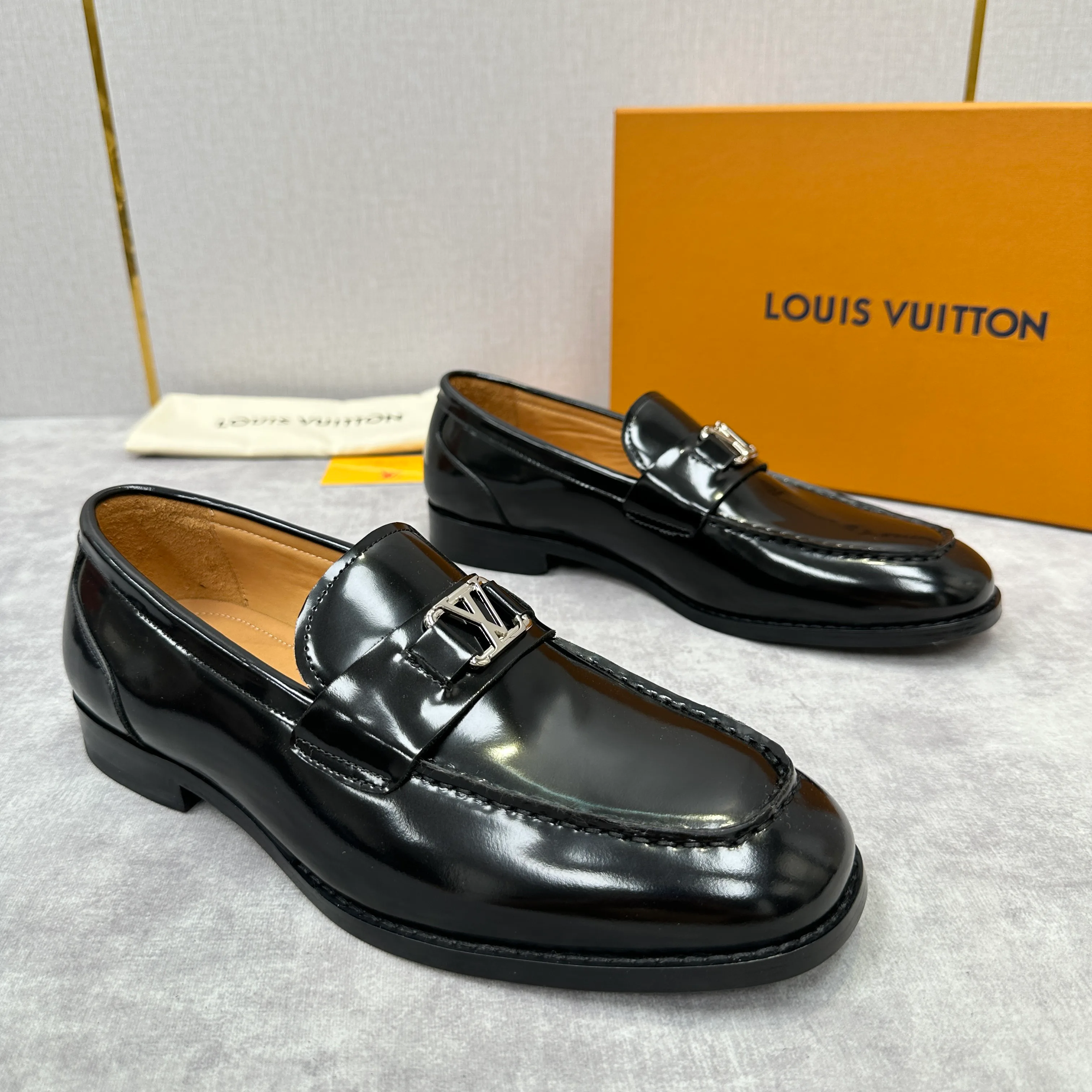 Лоферы И Туфли Мужские Louis Vuitton 18194016