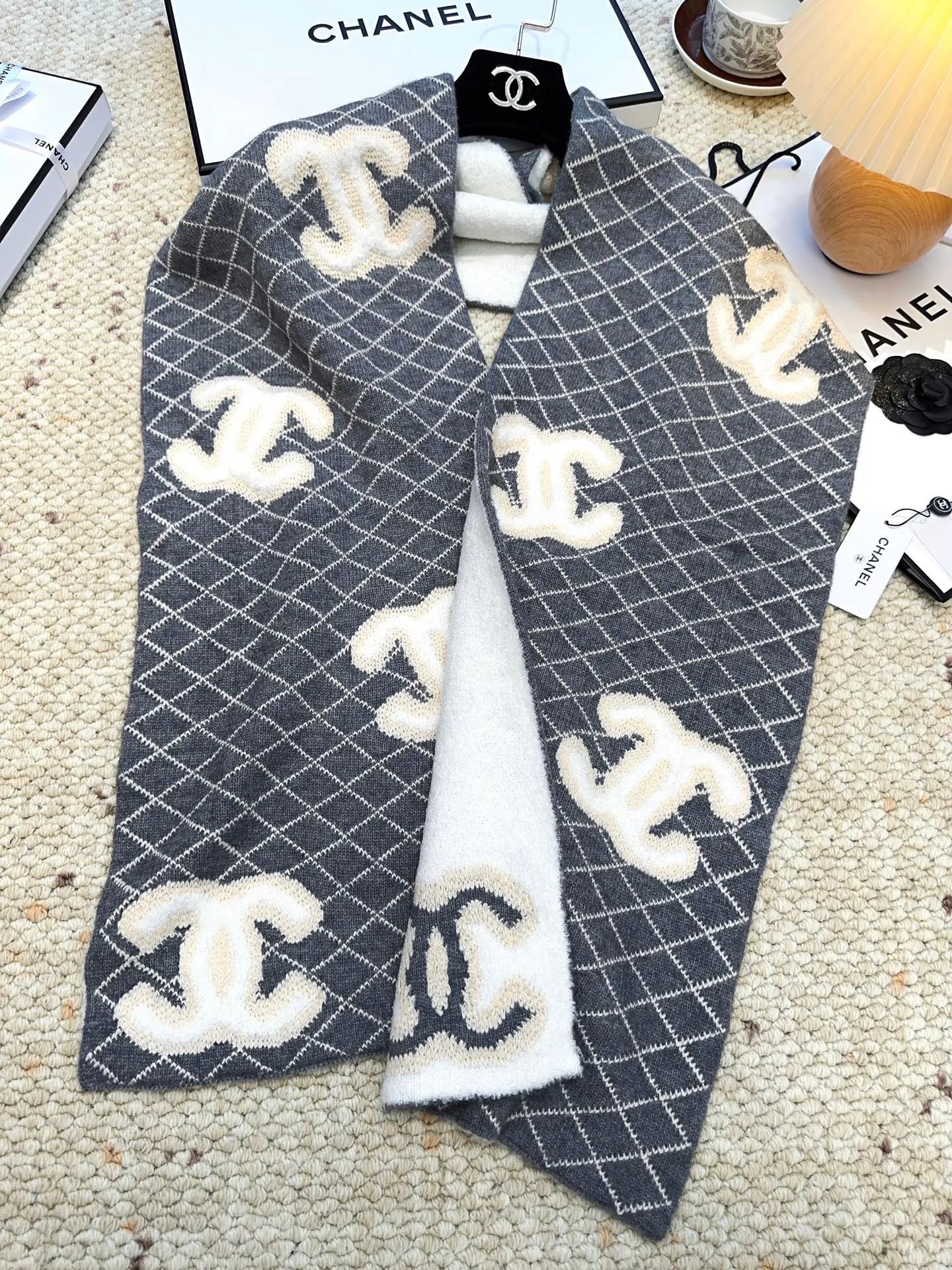 Шарфы Chanel 18105440