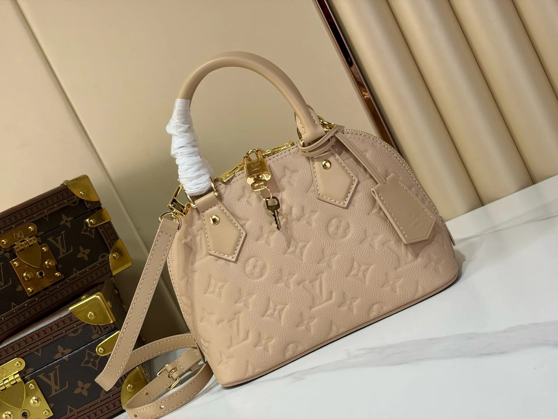 Классические Сумки Женские Louis Vuitton 18240306