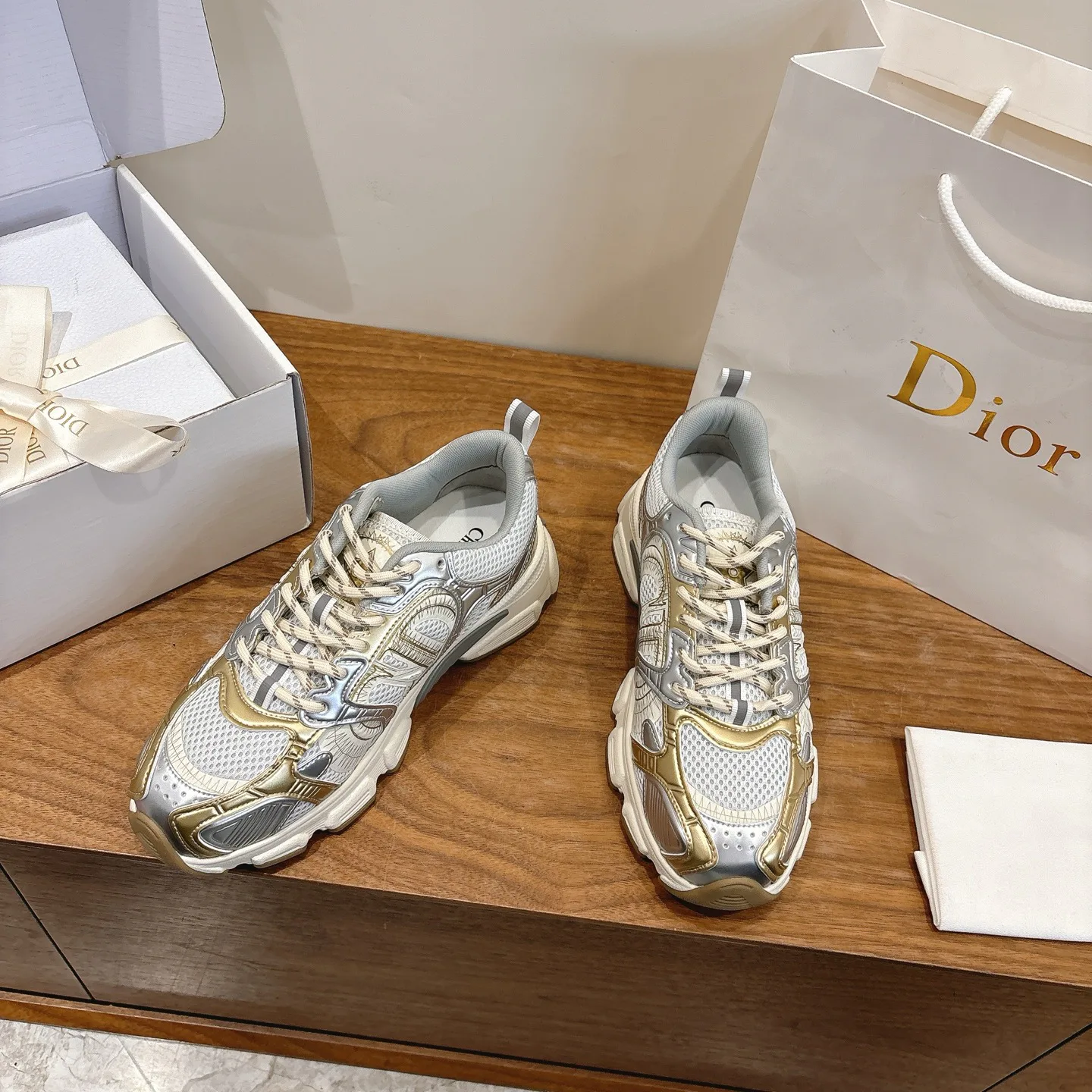 Кроссовки Женские Christian Dior 11647857