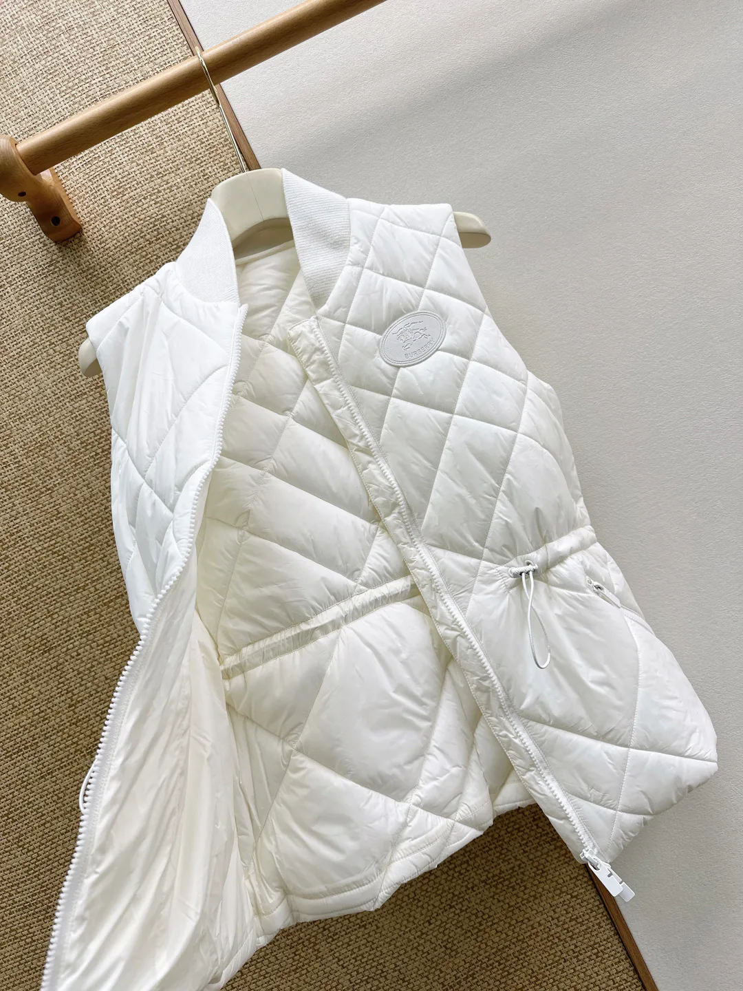 Жилеты Женские Burberry 18203523