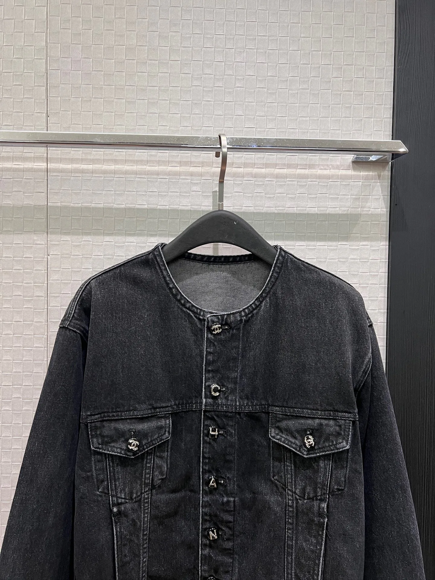 Куртки И Пуховики Женские Chanel 18259618
