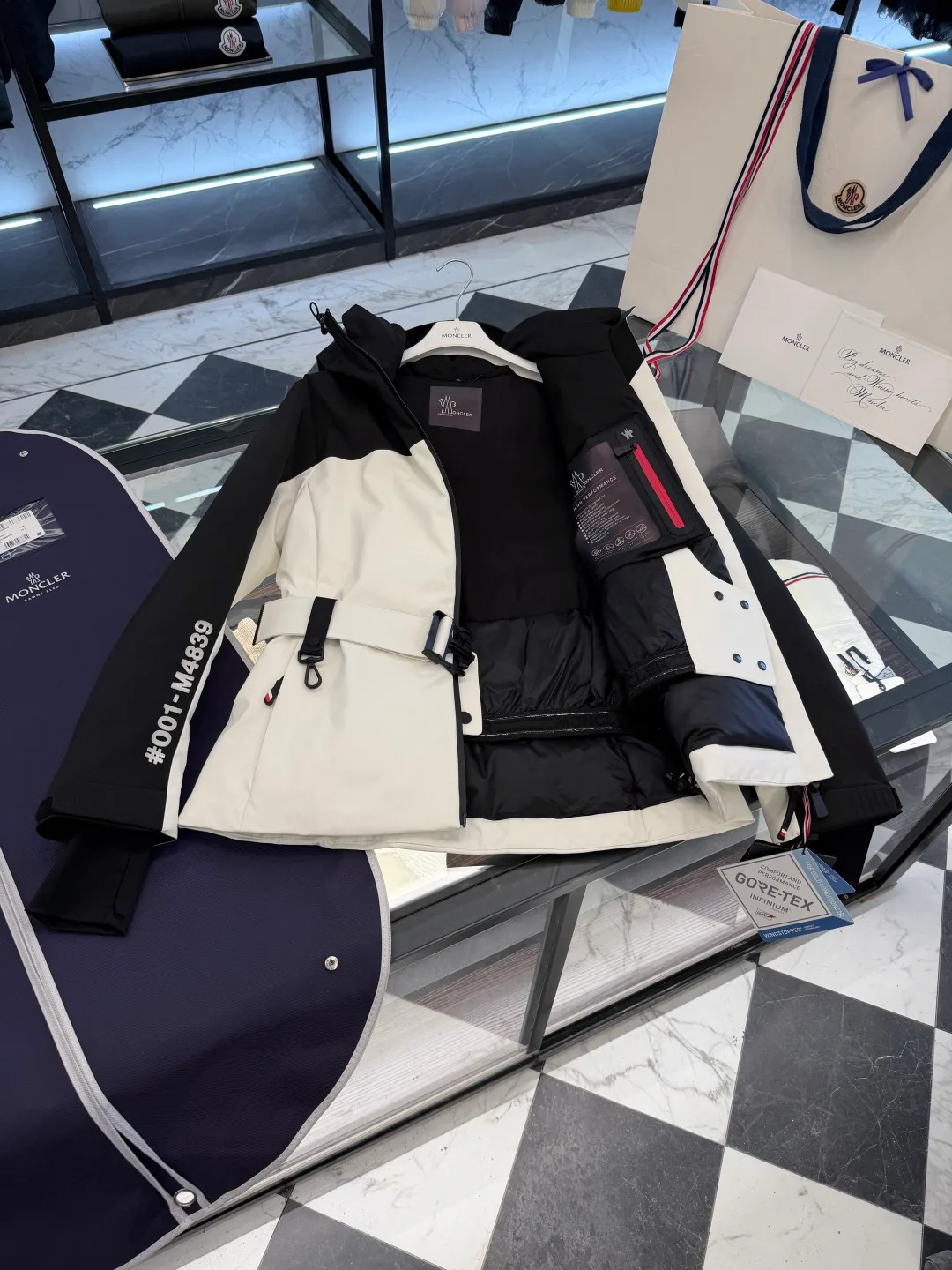 Куртки И Пуховики Женские Moncler 19336107
