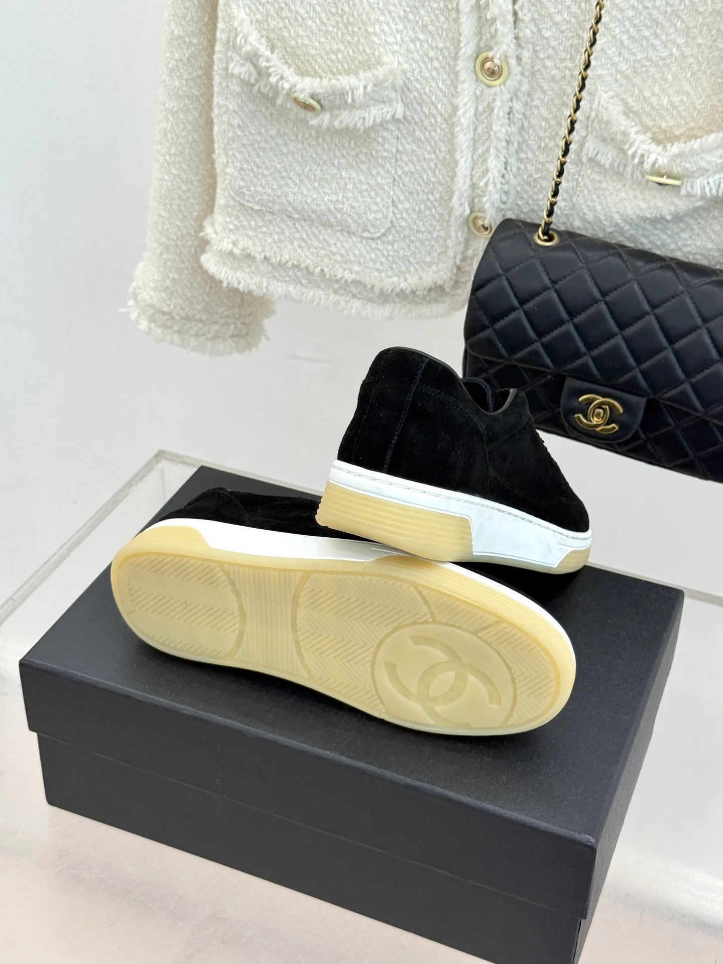 Кроссовки Женские Chanel 18154784
