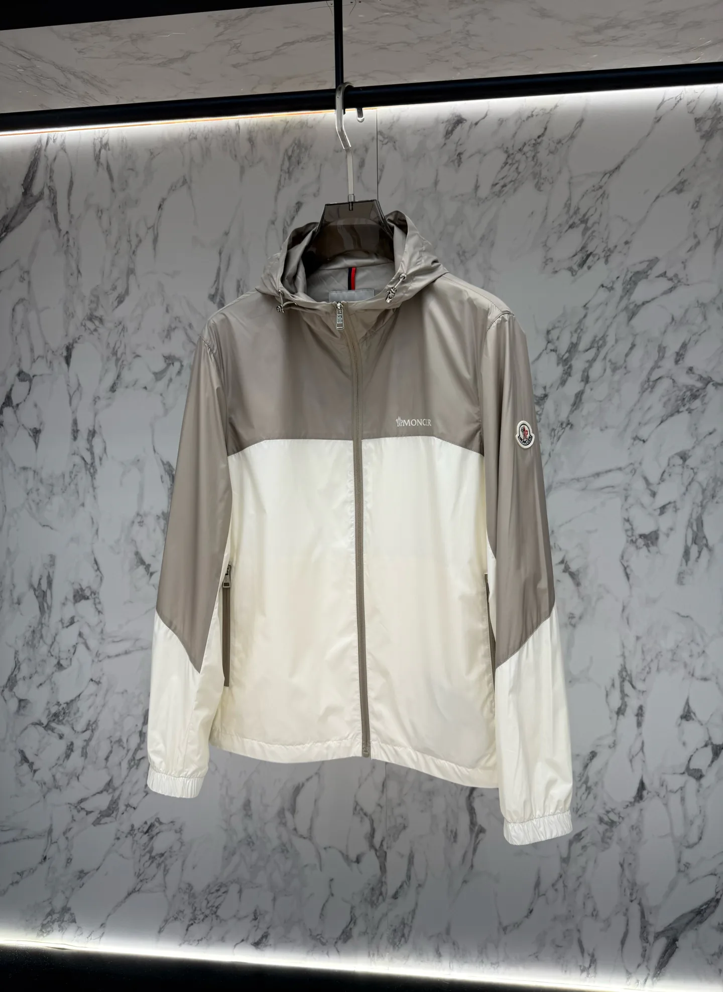 Куртки И Пуховики Мужские Moncler 11439484