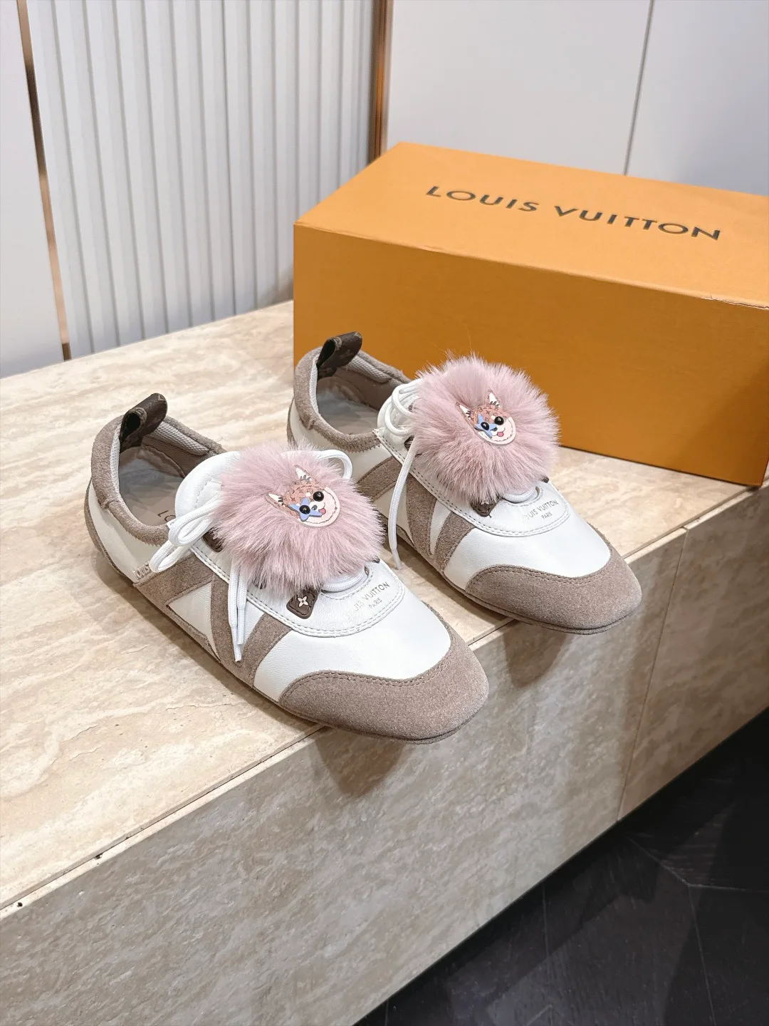 Кроссовки Женские Louis Vuitton 17946977