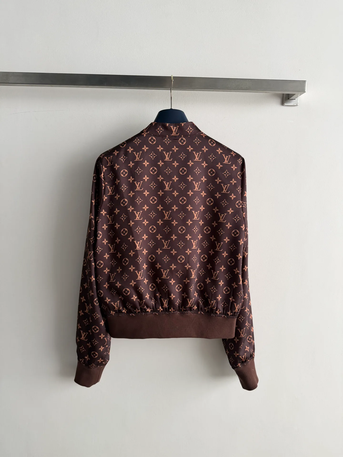 Куртки И Пуховики Женские Louis Vuitton 17307665