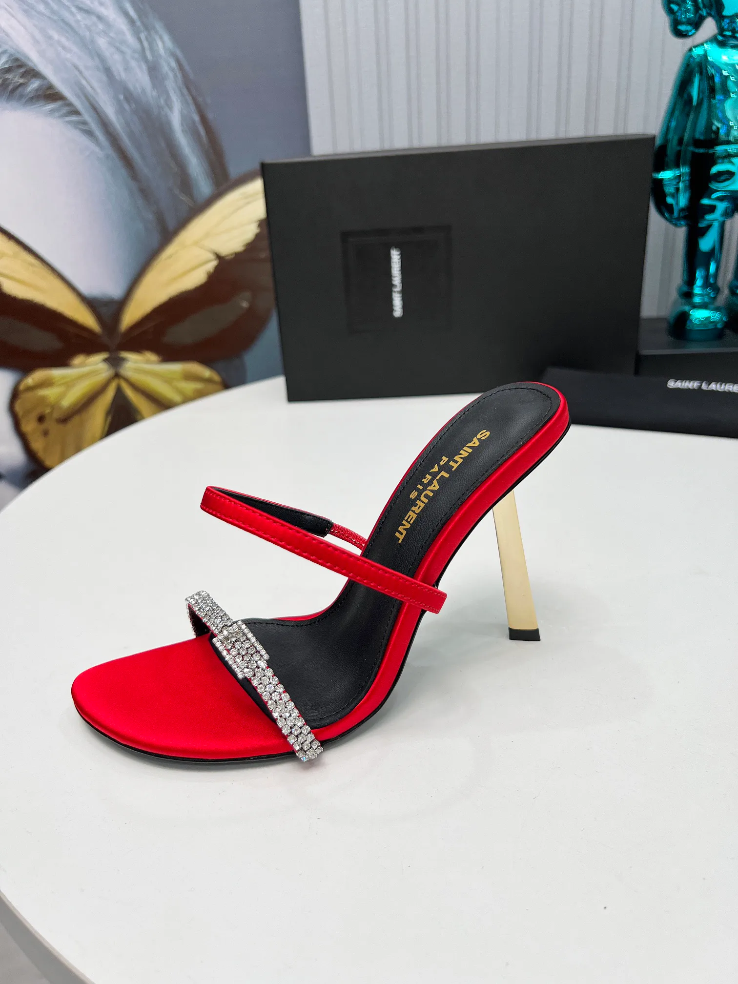 Босоножки Женские Saint Laurent 7184887