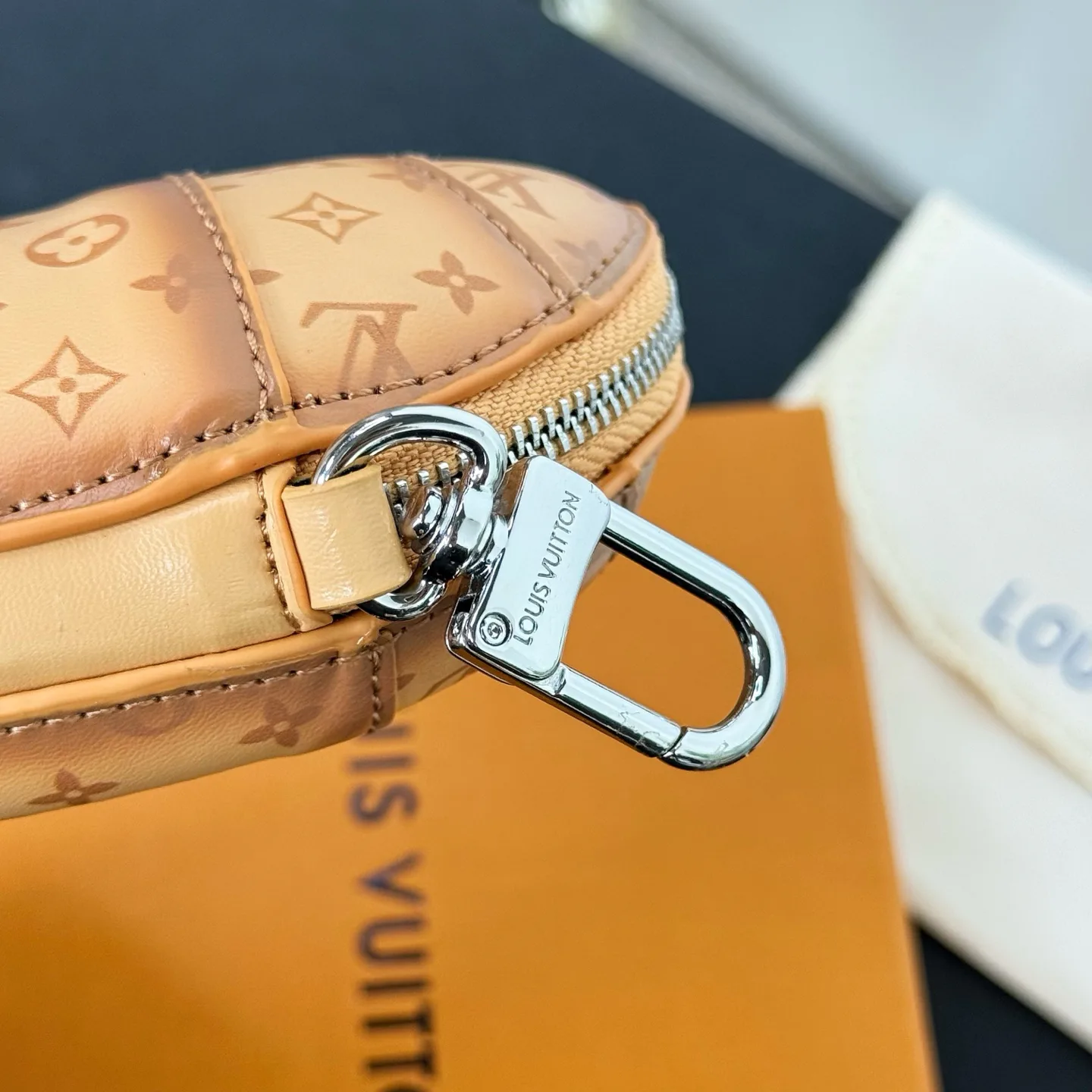Клатчи Женские Louis Vuitton 5984971