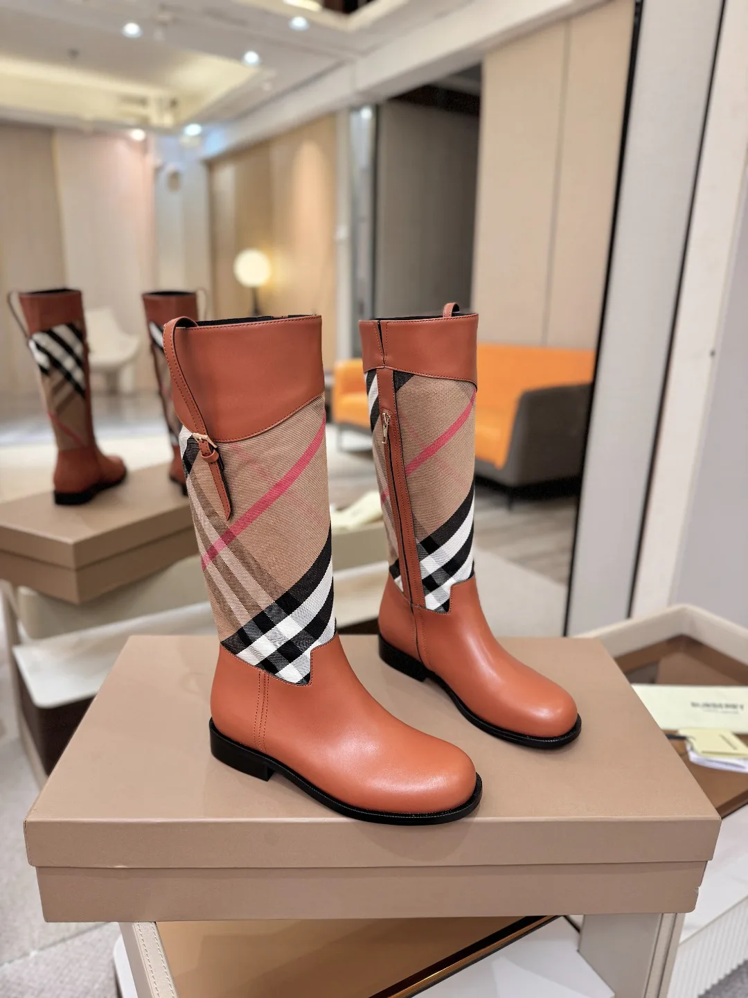 Сапоги Женские Burberry 20104744