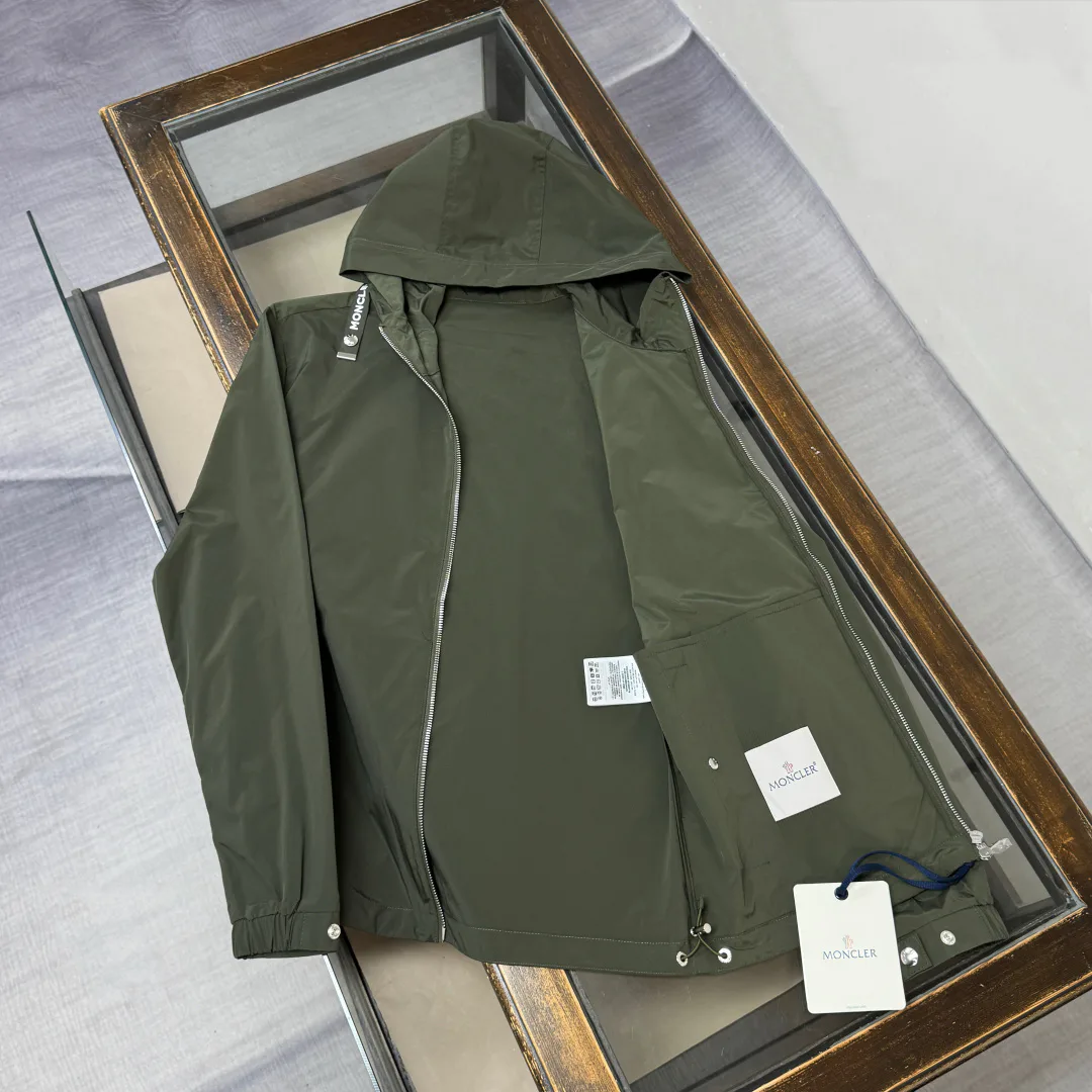 Куртки И Пуховики Женские Moncler 18416528