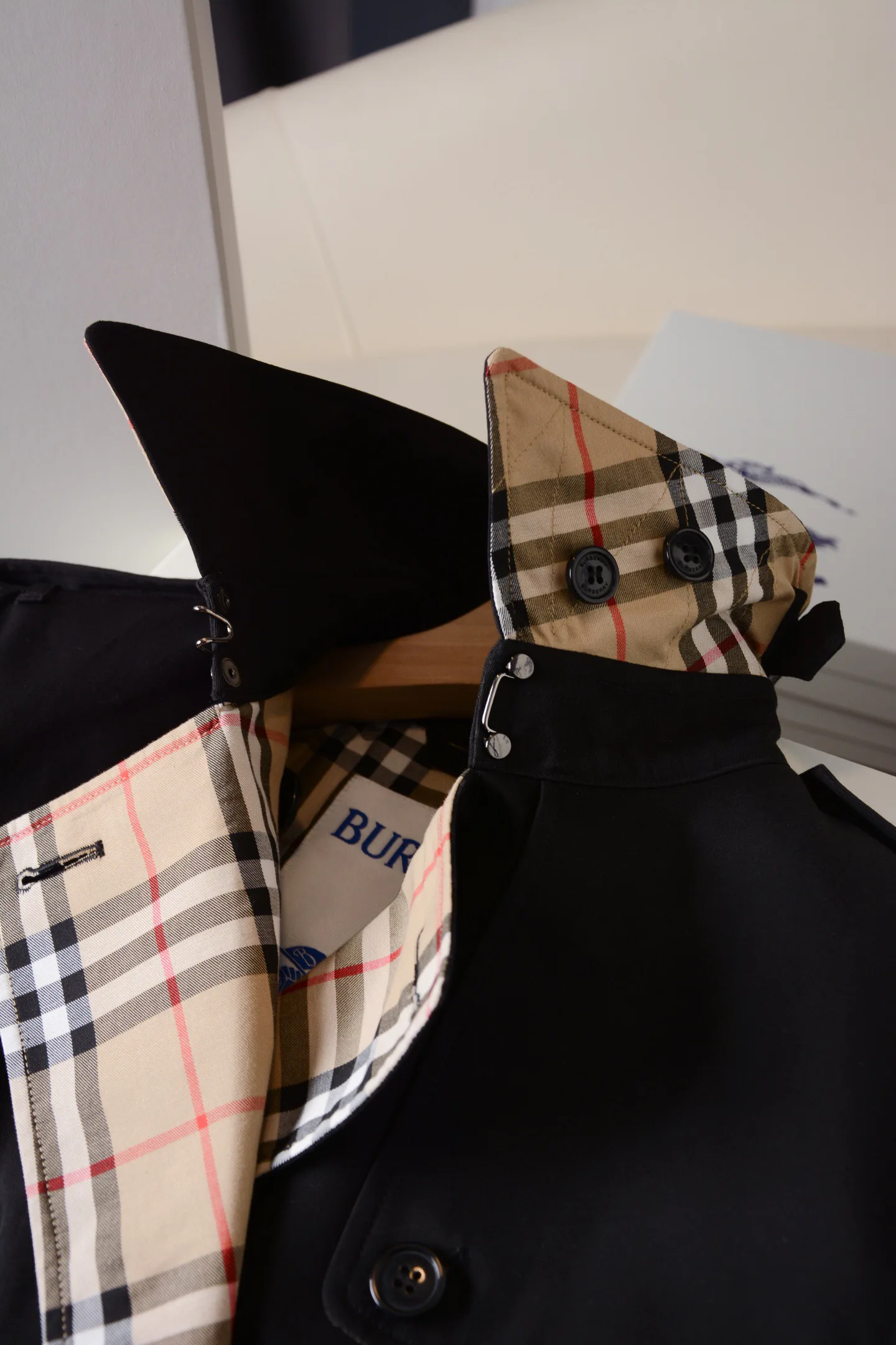 Тренчи Женские Burberry 18086901