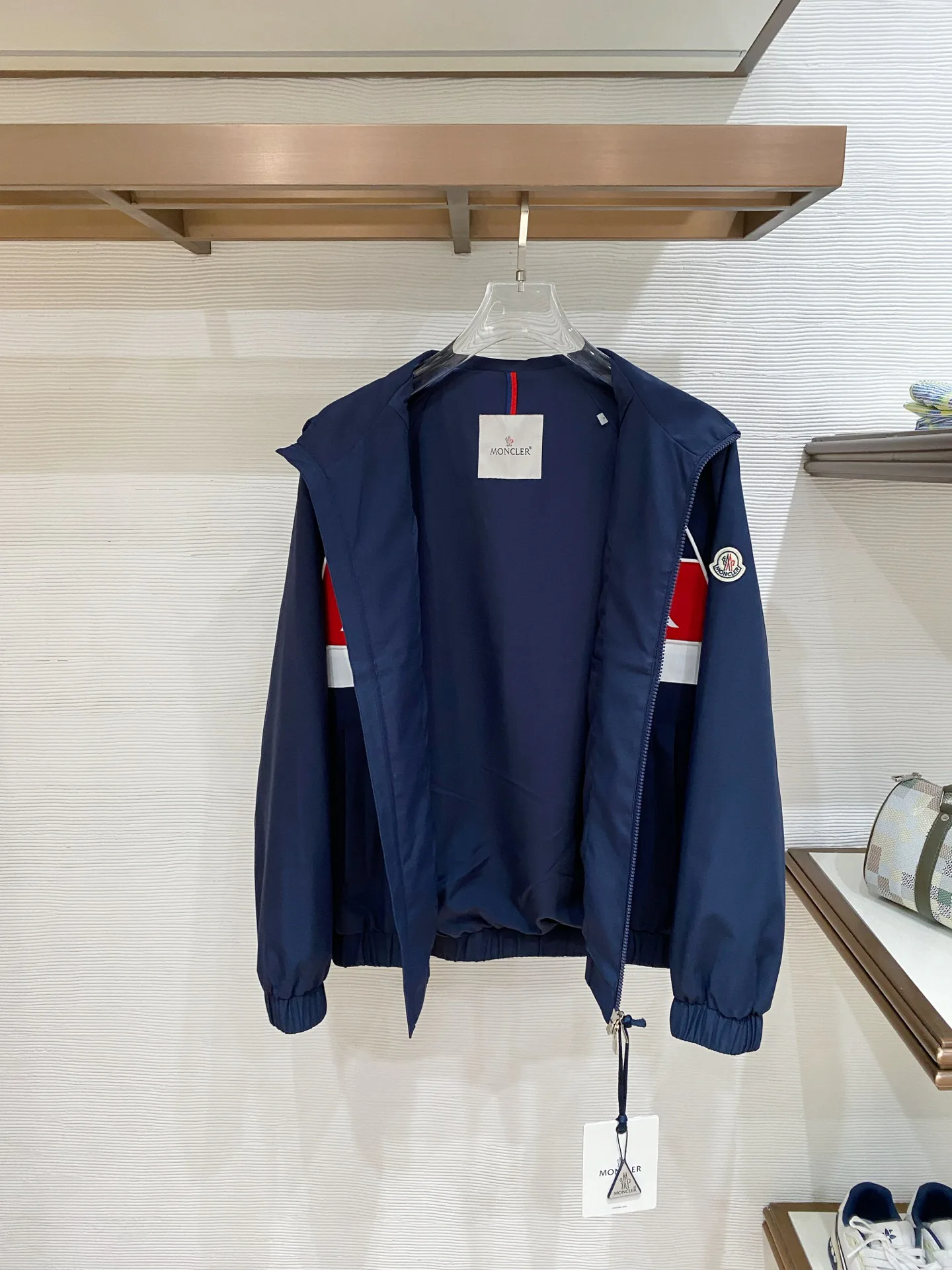 Куртки И Пуховики Мужские Moncler 4600951