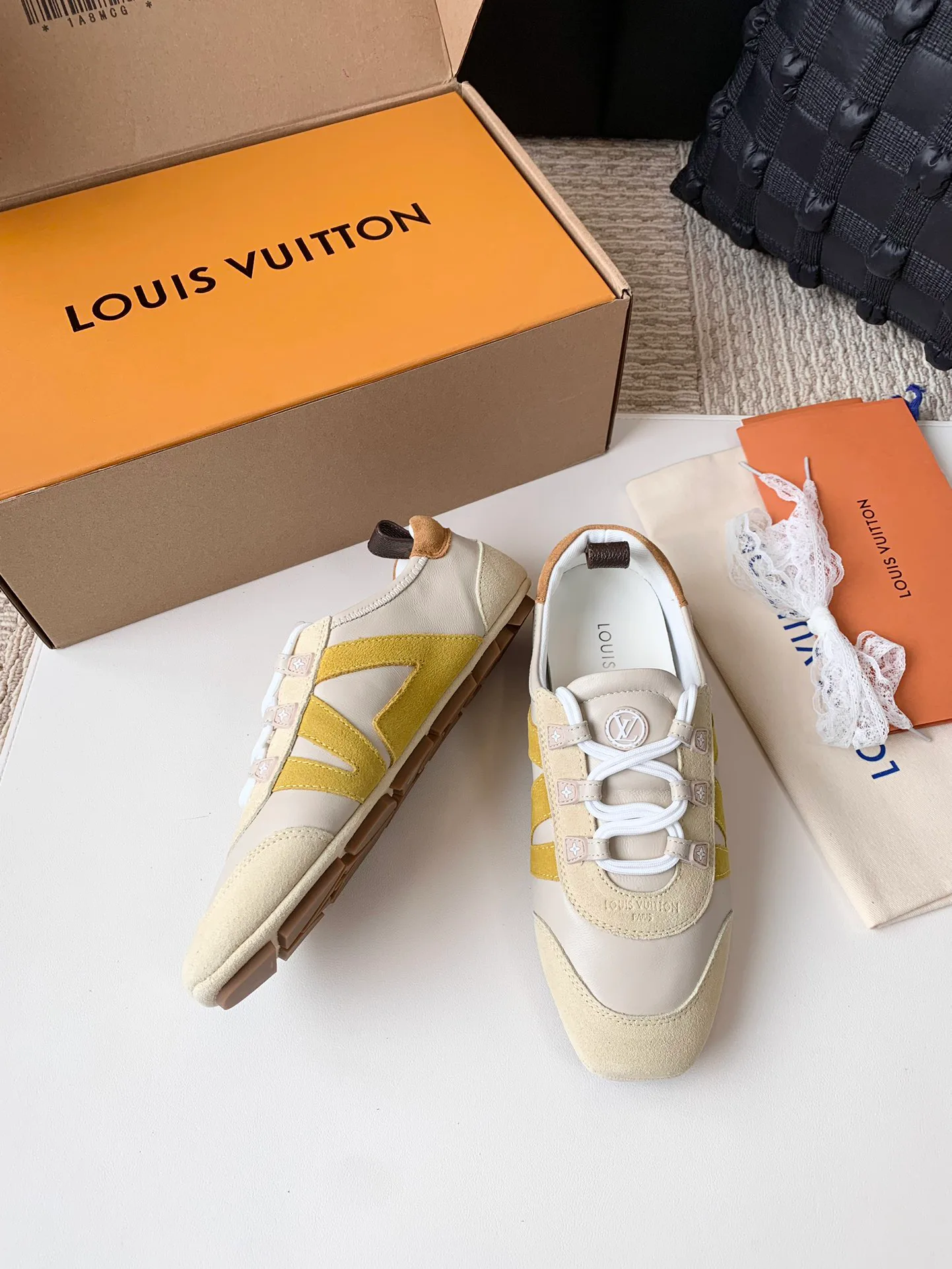 Кроссовки Женские Louis Vuitton 17753812