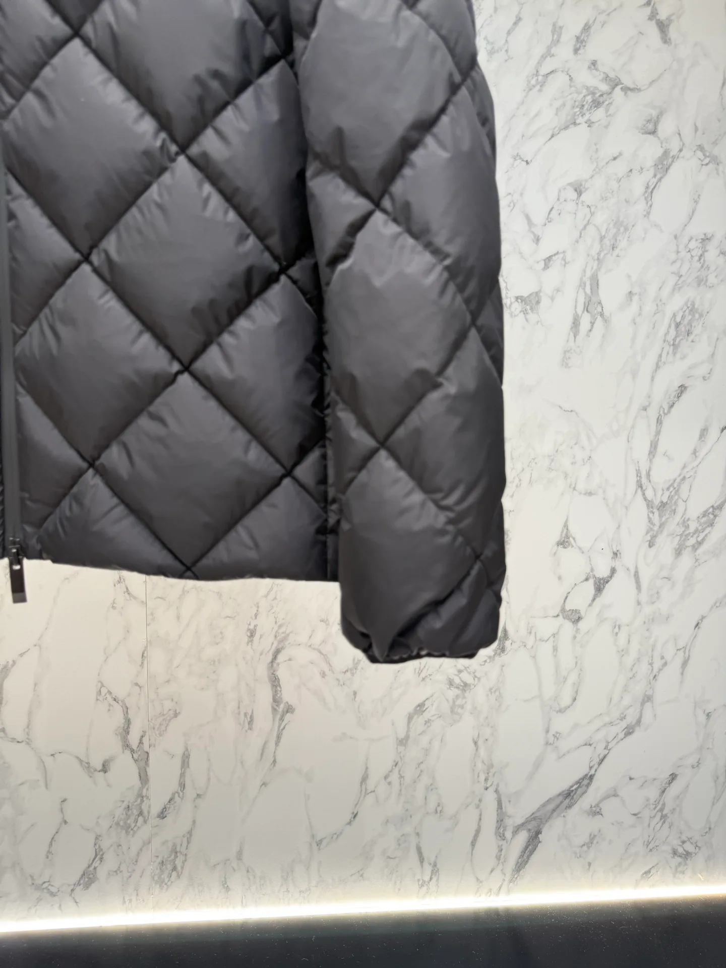 Куртки И Пуховики Мужские Moncler 18214575