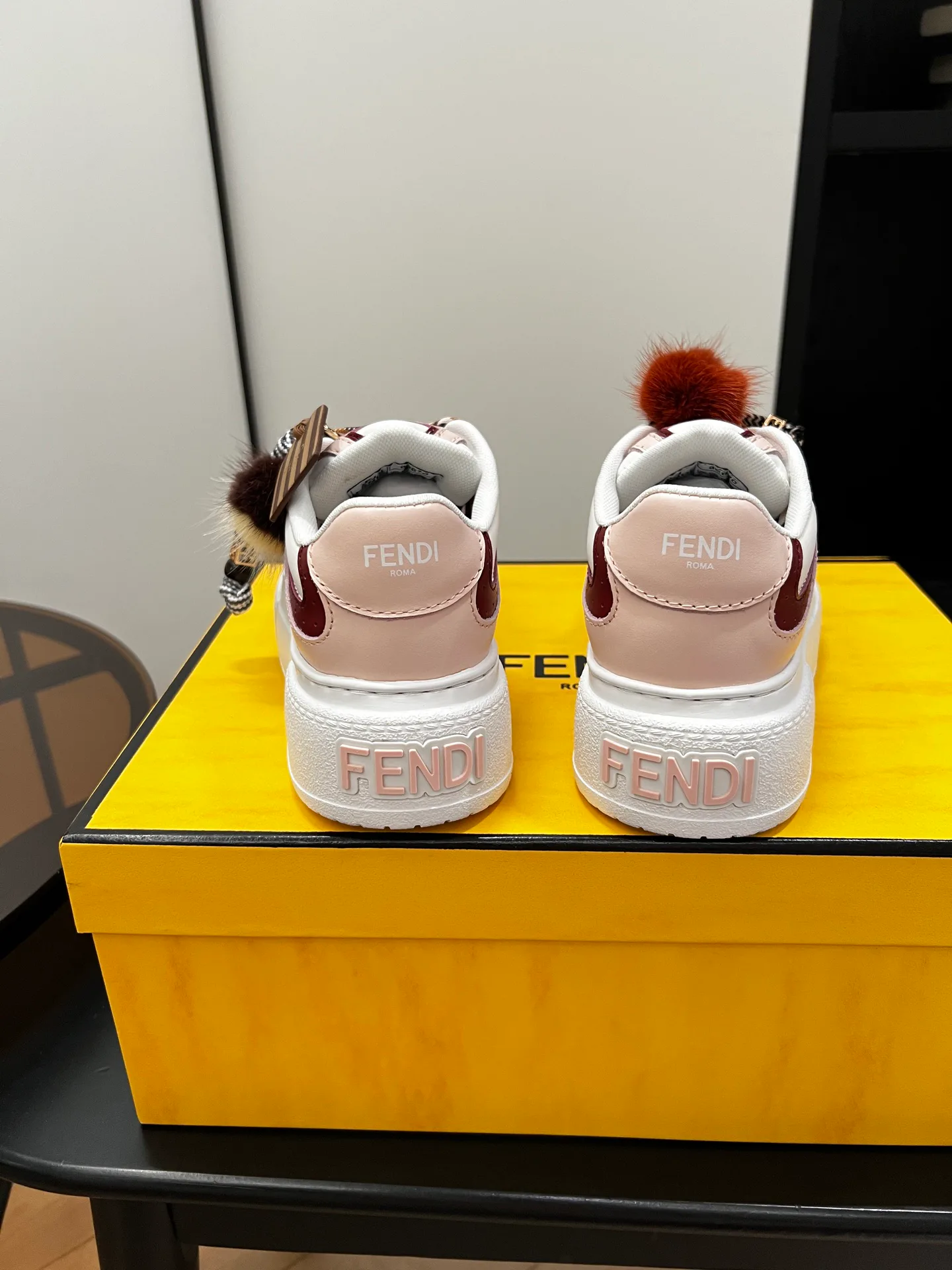 Кроссовки Женские Fendi 515271