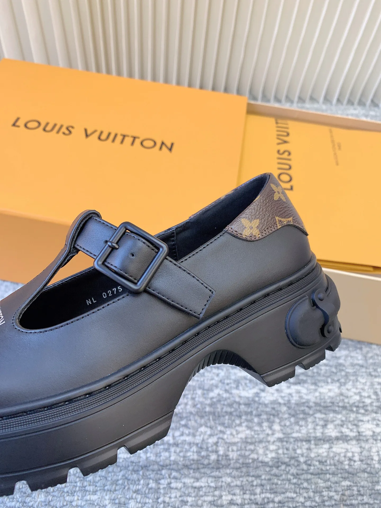 Туфли Женские Louis Vuitton 1474353