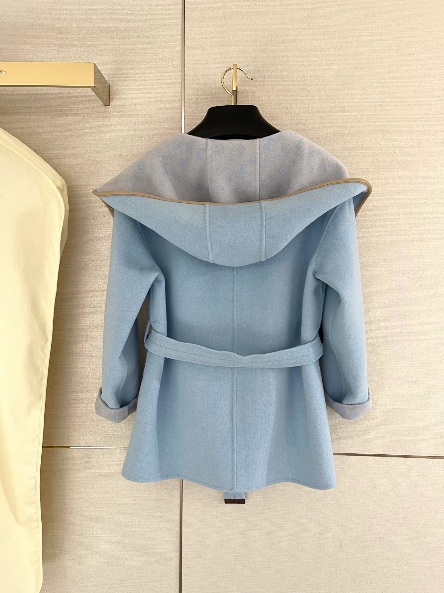 Пальто Женские Louis Vuitton 226421