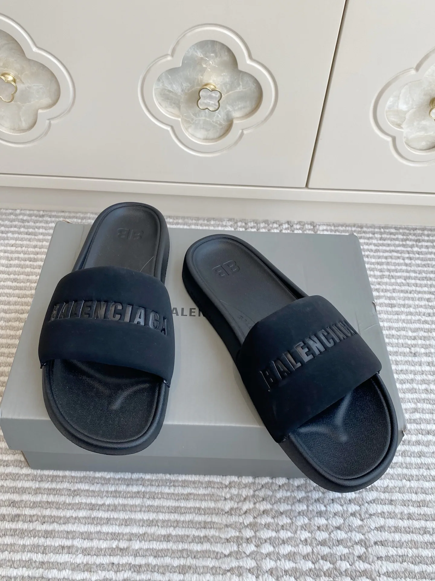 Шлепанцы Женские Balenciaga 11430332