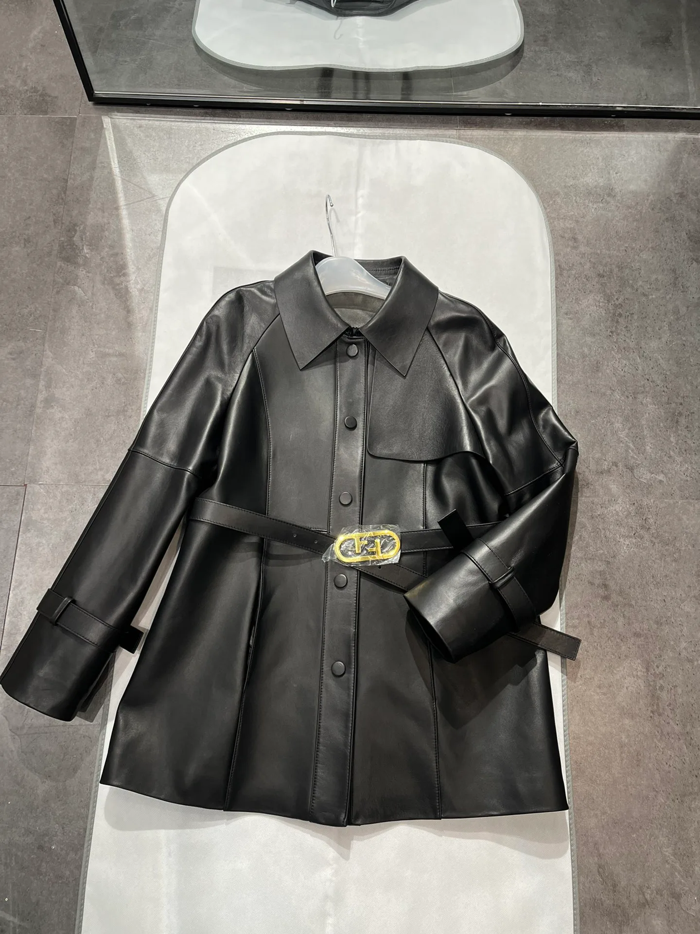 Кожаные Куртки И Дублёнки Мужские Fendi 10088537