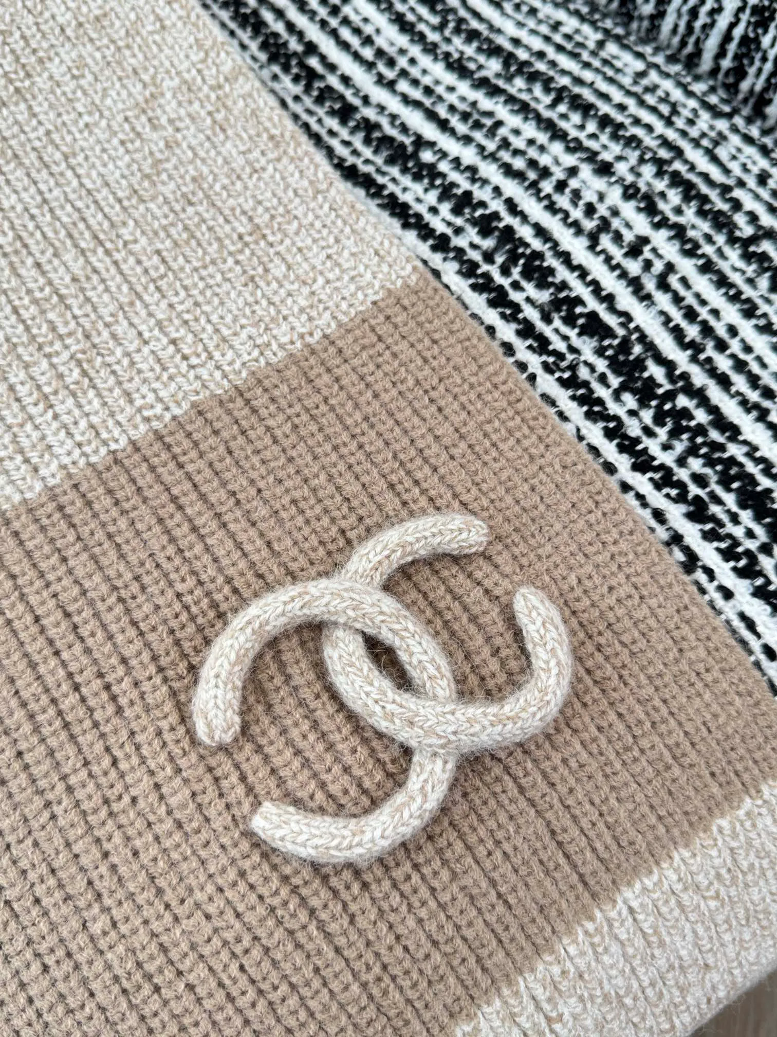 Шарфы Chanel 17992829