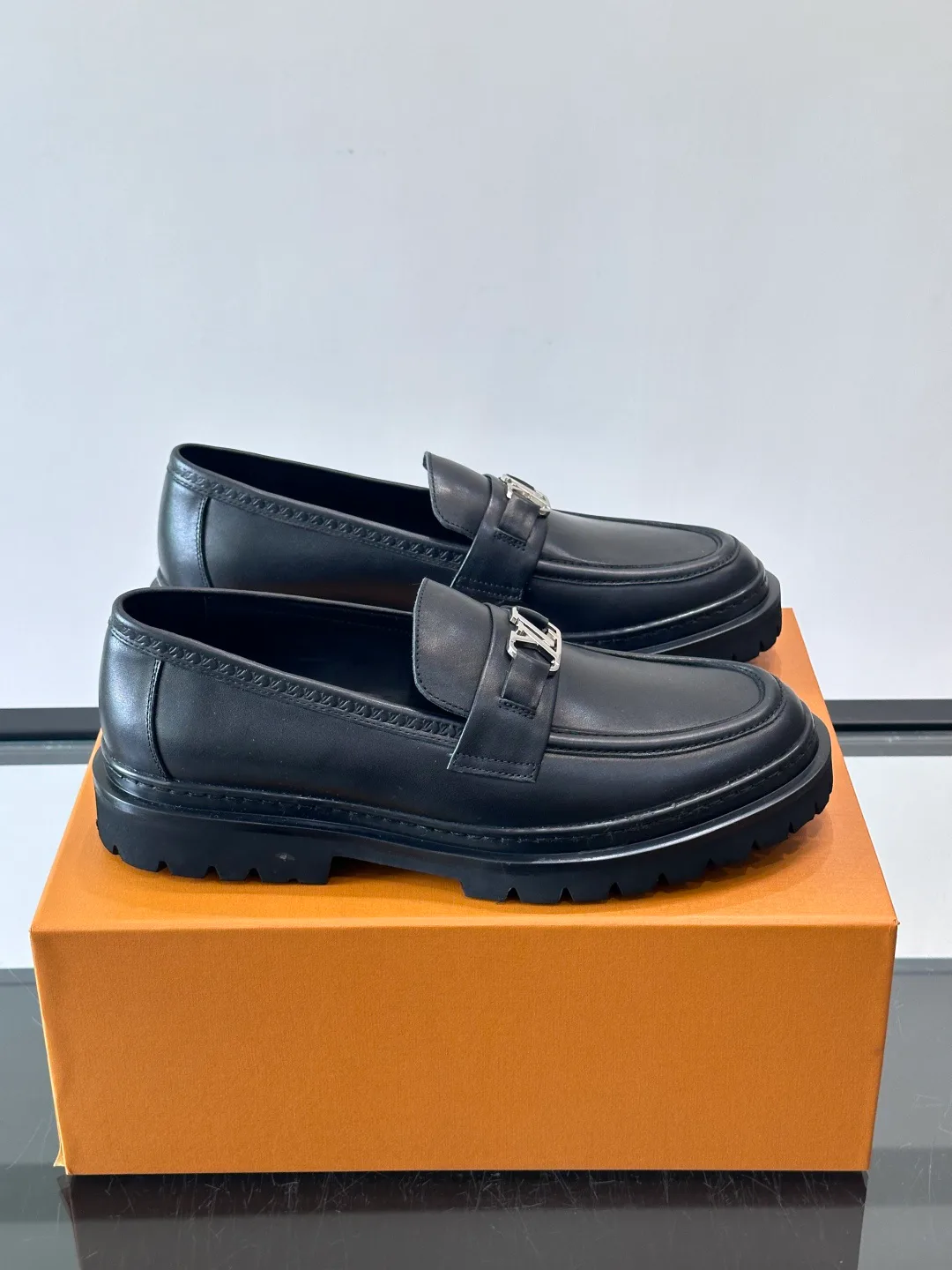 Лоферы И Туфли Мужские Louis Vuitton 17646071