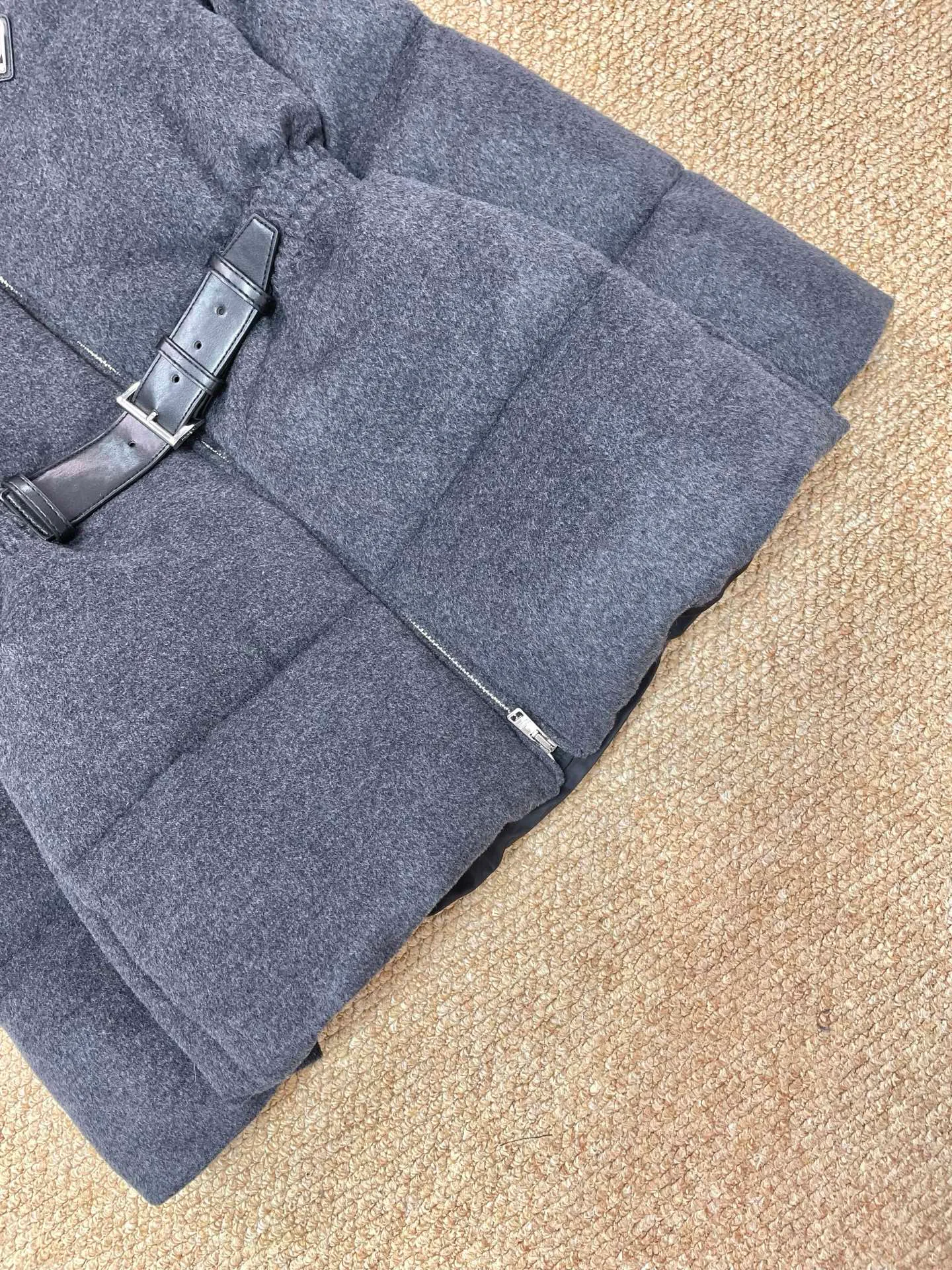 Куртки И Пуховики Женские Prada 146675