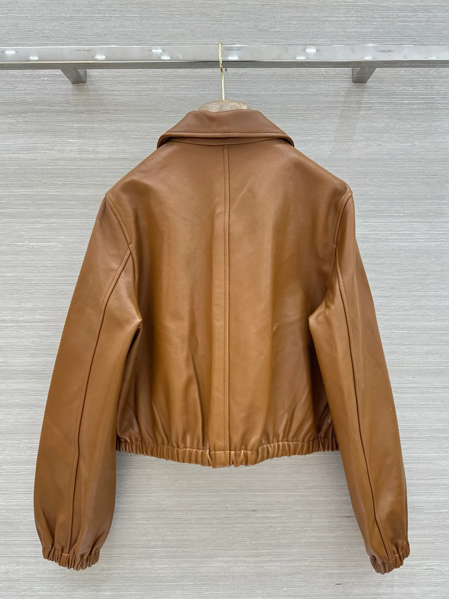 Кожаные Куртки И Дублёнки Женские Gucci 18027483