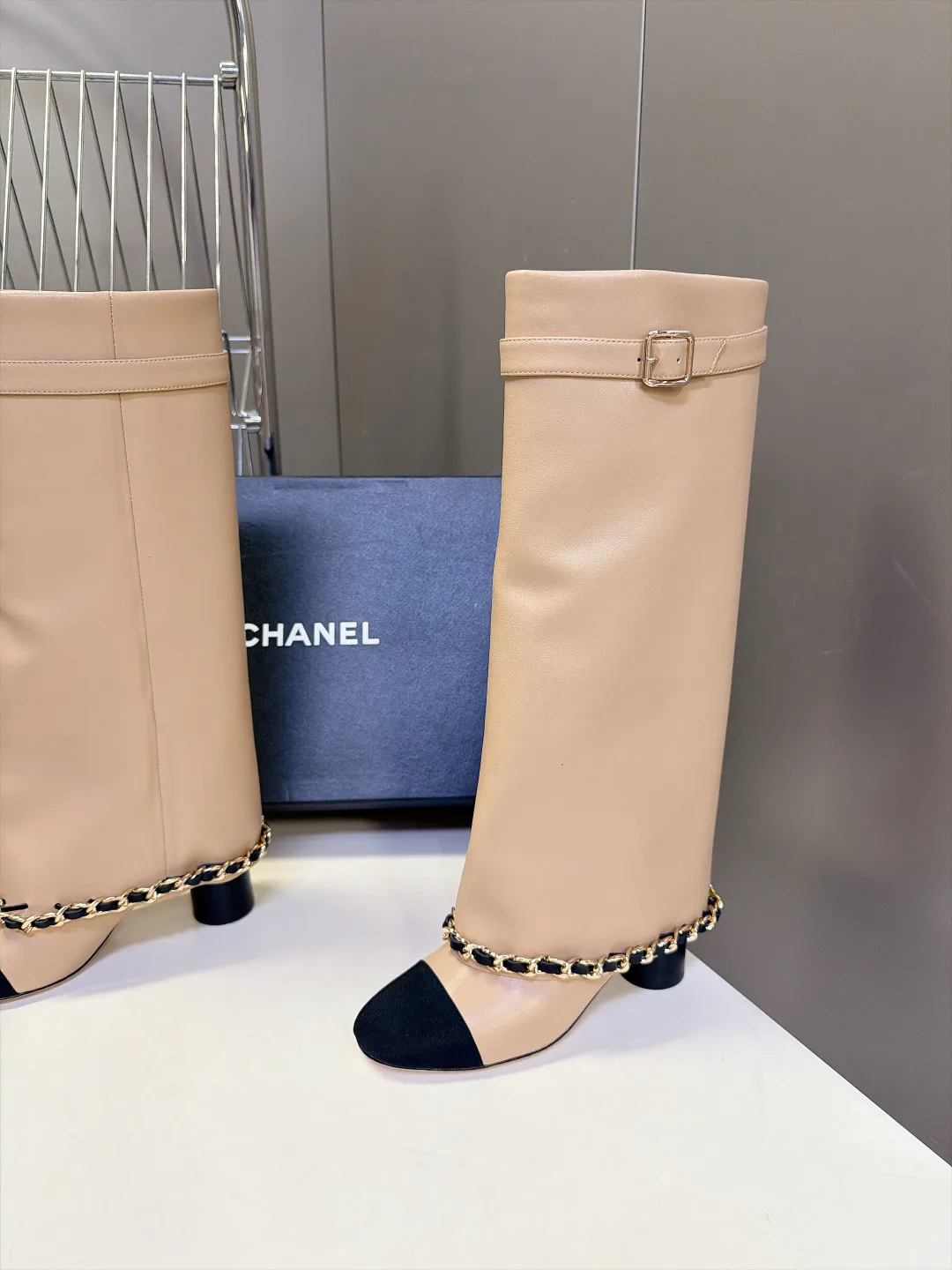Сапоги Женские Chanel 18260156