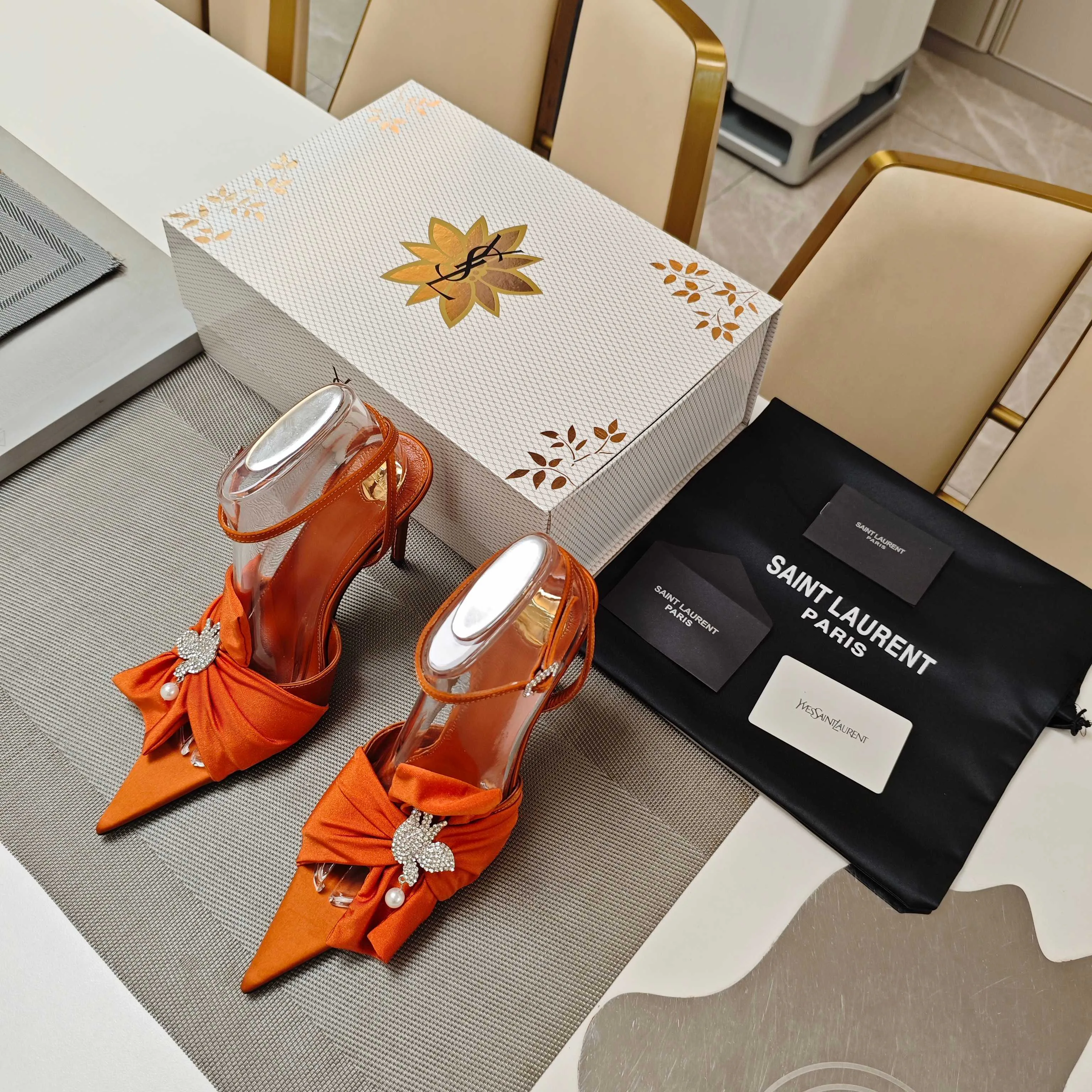 Босоножки Женские Saint Laurent 11490768