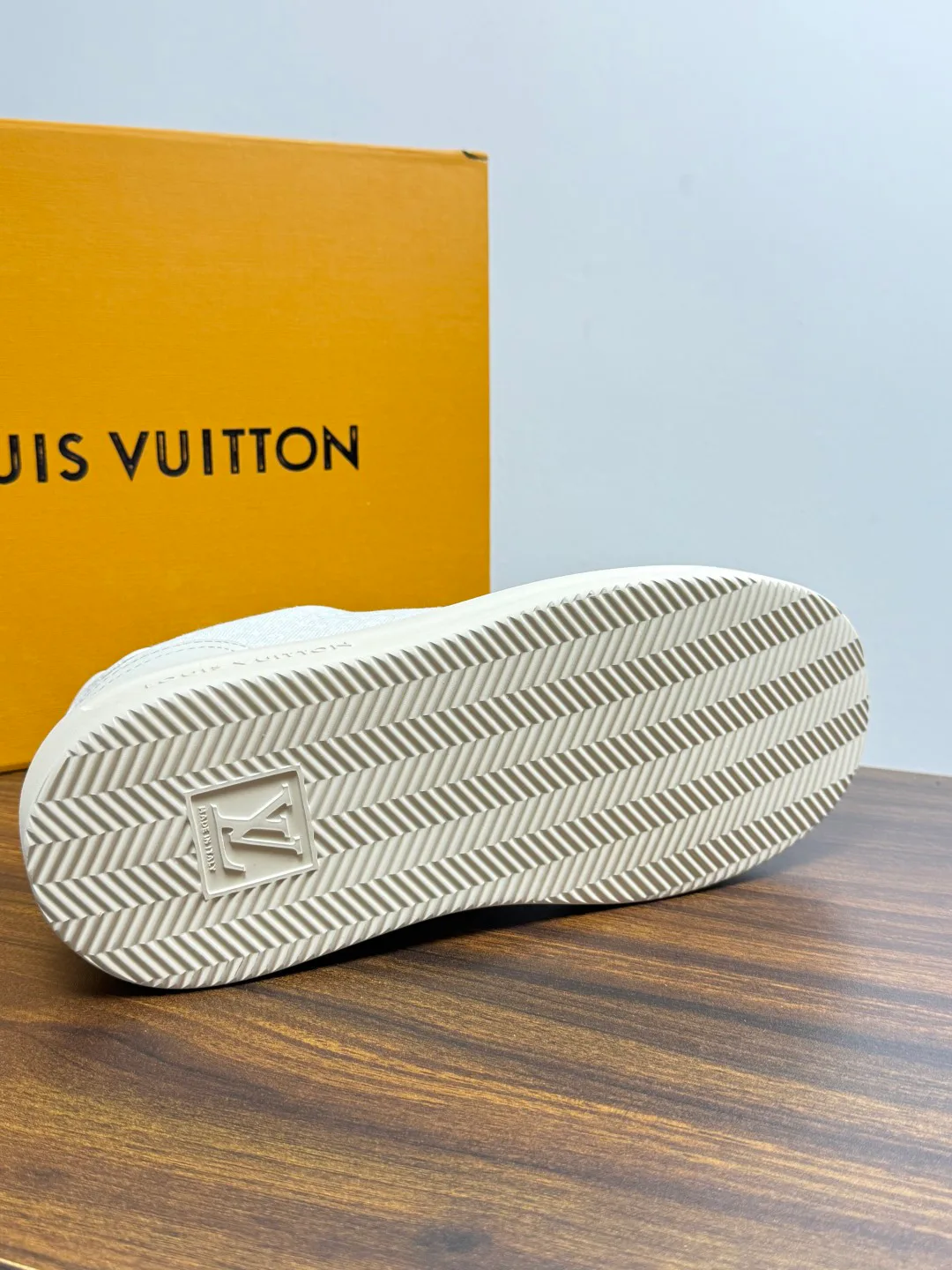 Кроссовки Мужские Louis Vuitton 19623461