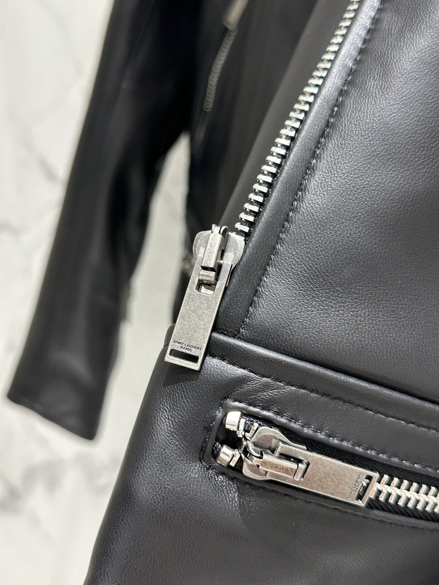 Кожаные Куртки И Дублёнки Женские Saint Laurent 11484154
