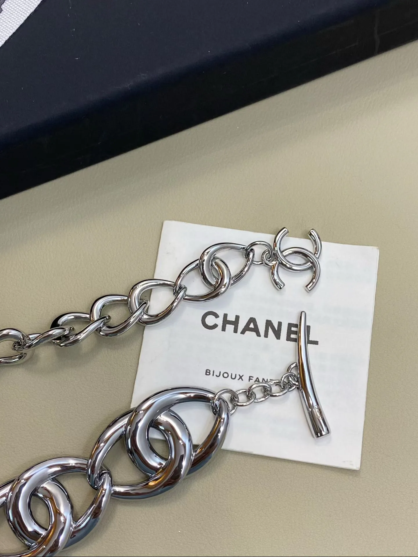 Бижутерия Chanel 18122750