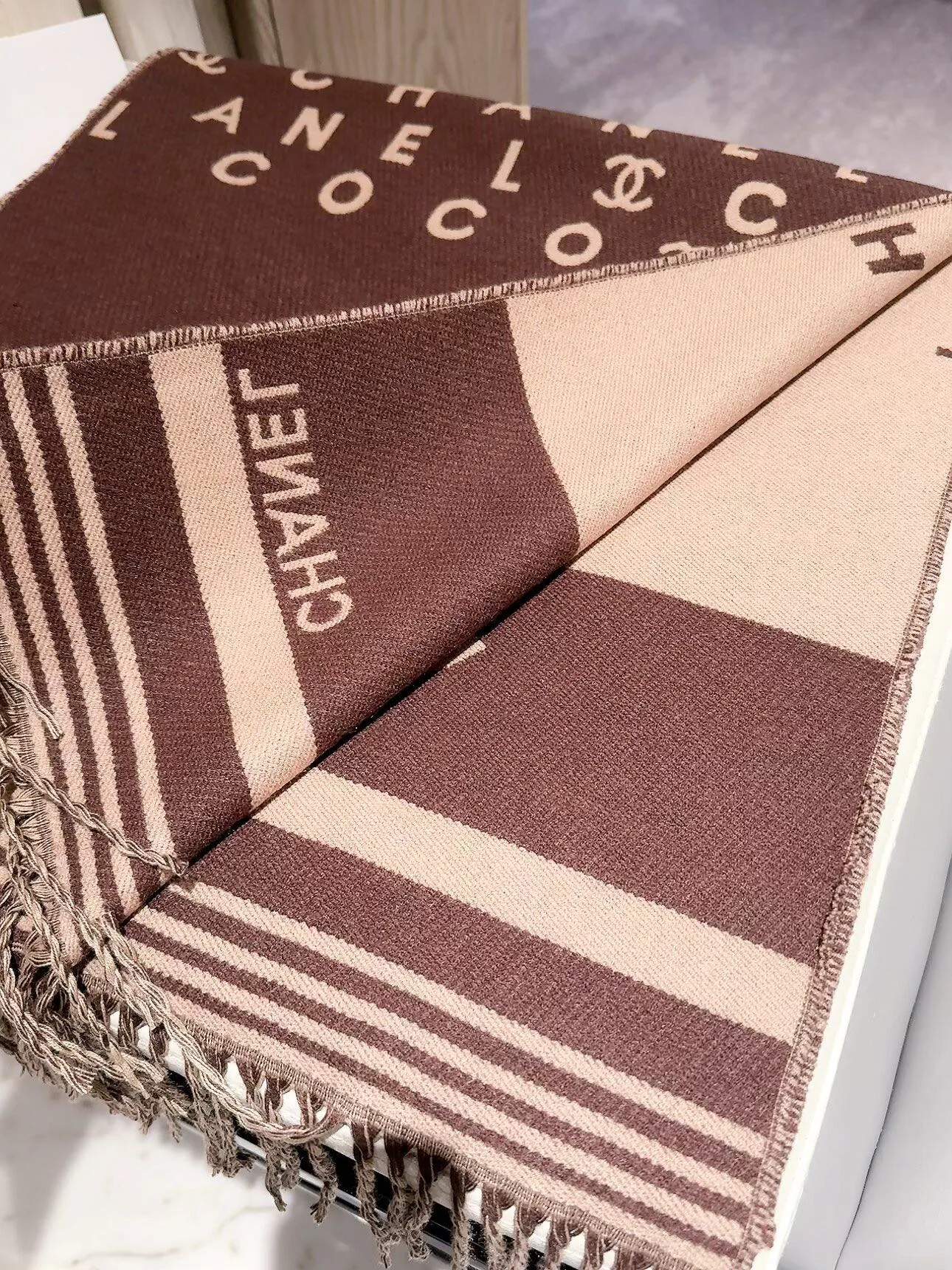 Шарфы Chanel 18377560