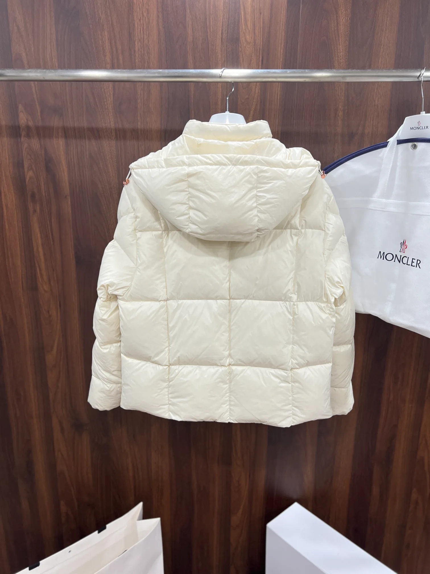 Куртки И Пуховики Женские Moncler 17888371