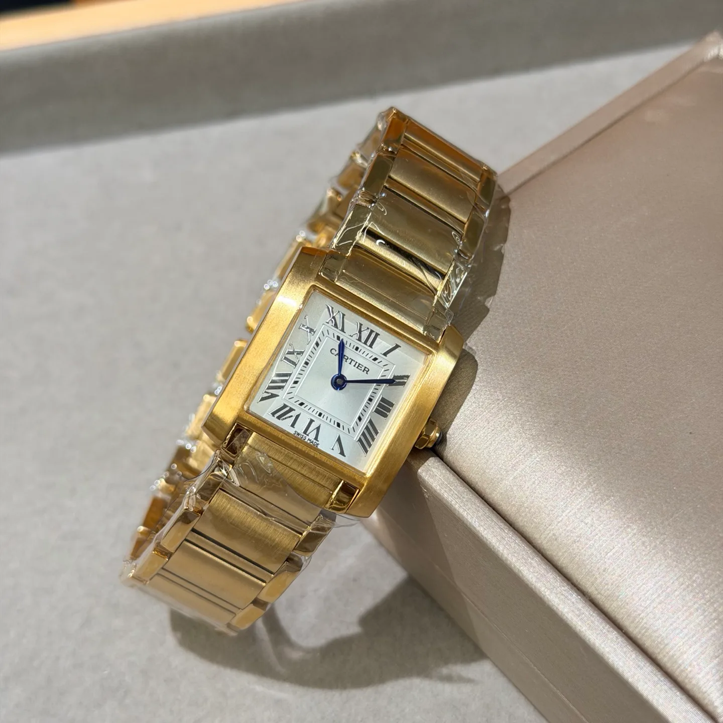 Часы Женские Cartier 17650367