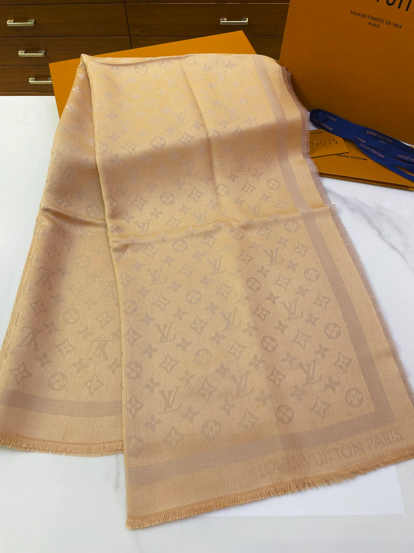 Шарфы Louis Vuitton 17898730