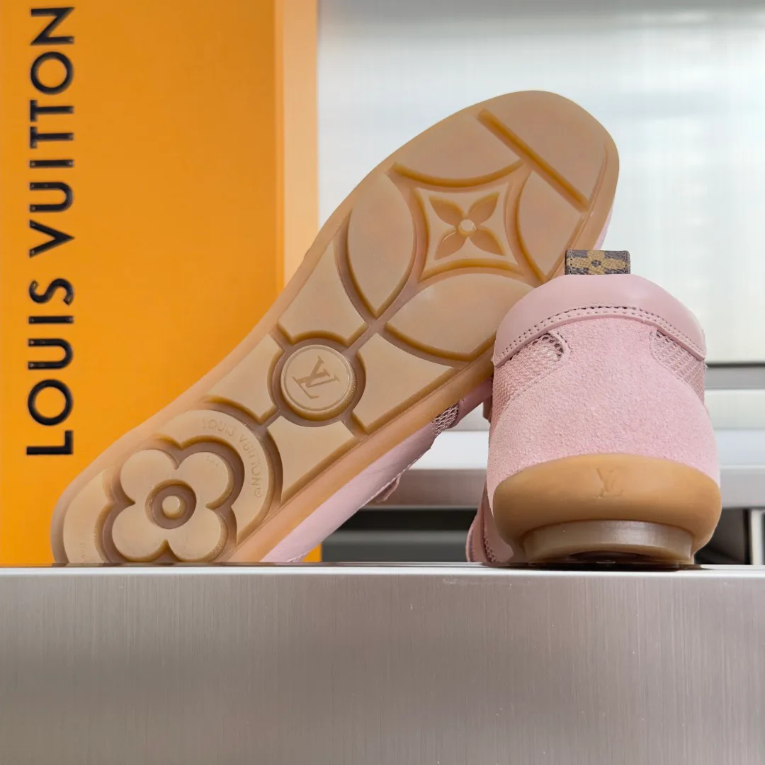 Кроссовки Женские Louis Vuitton 17950634