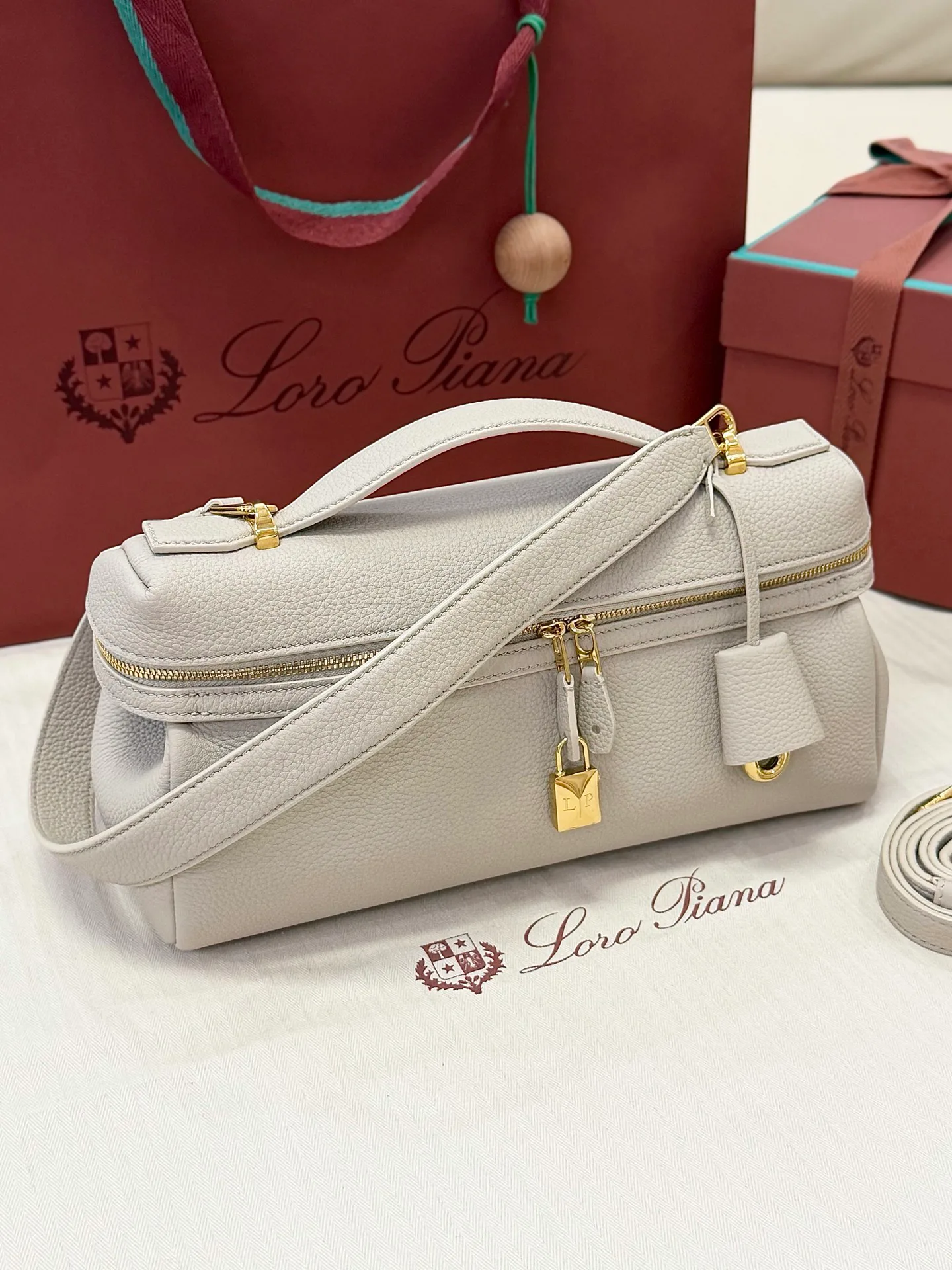 Классические Сумки Женские Loro Piana 17692347