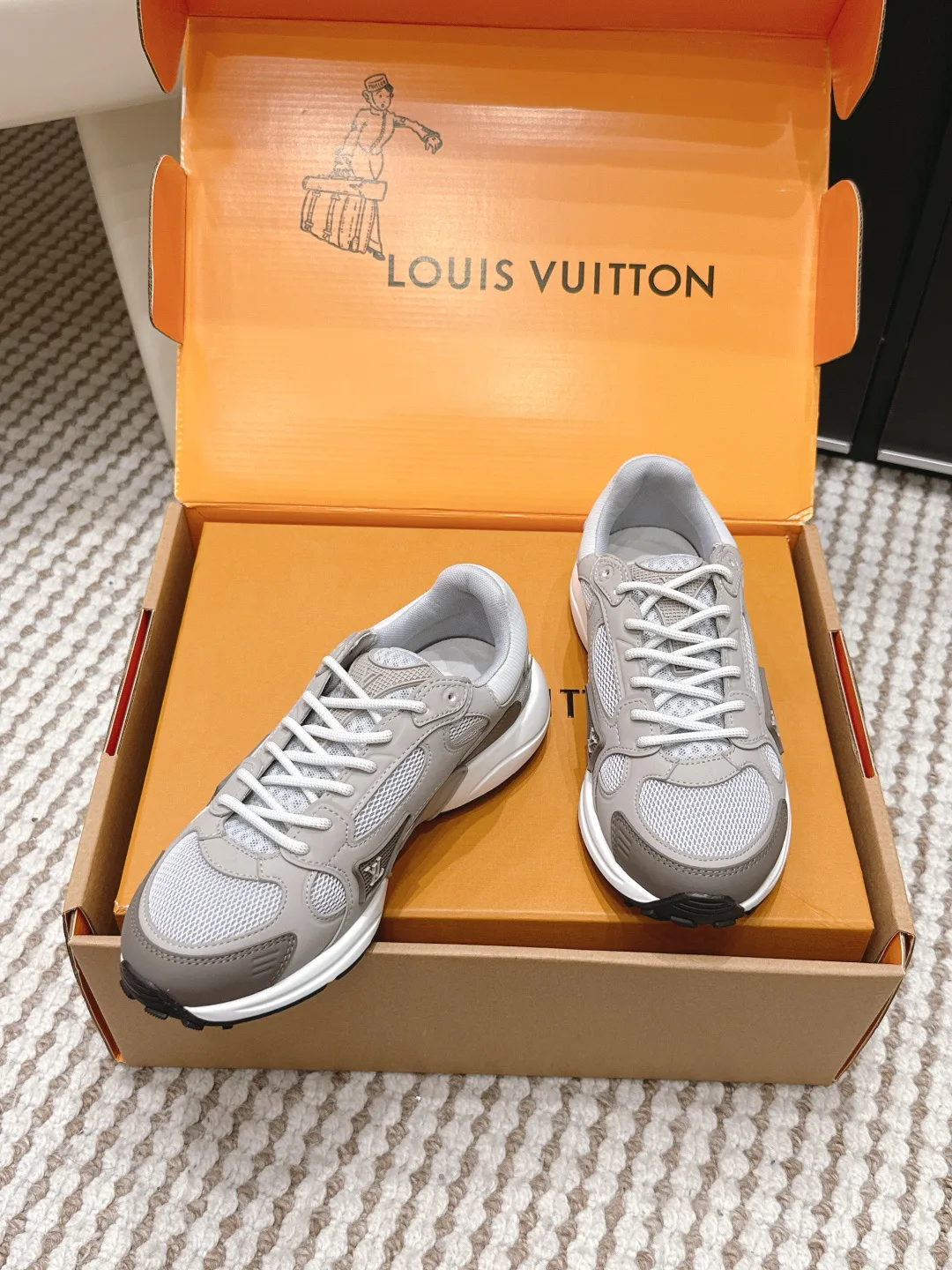 Кроссовки Женские Louis Vuitton 11518610